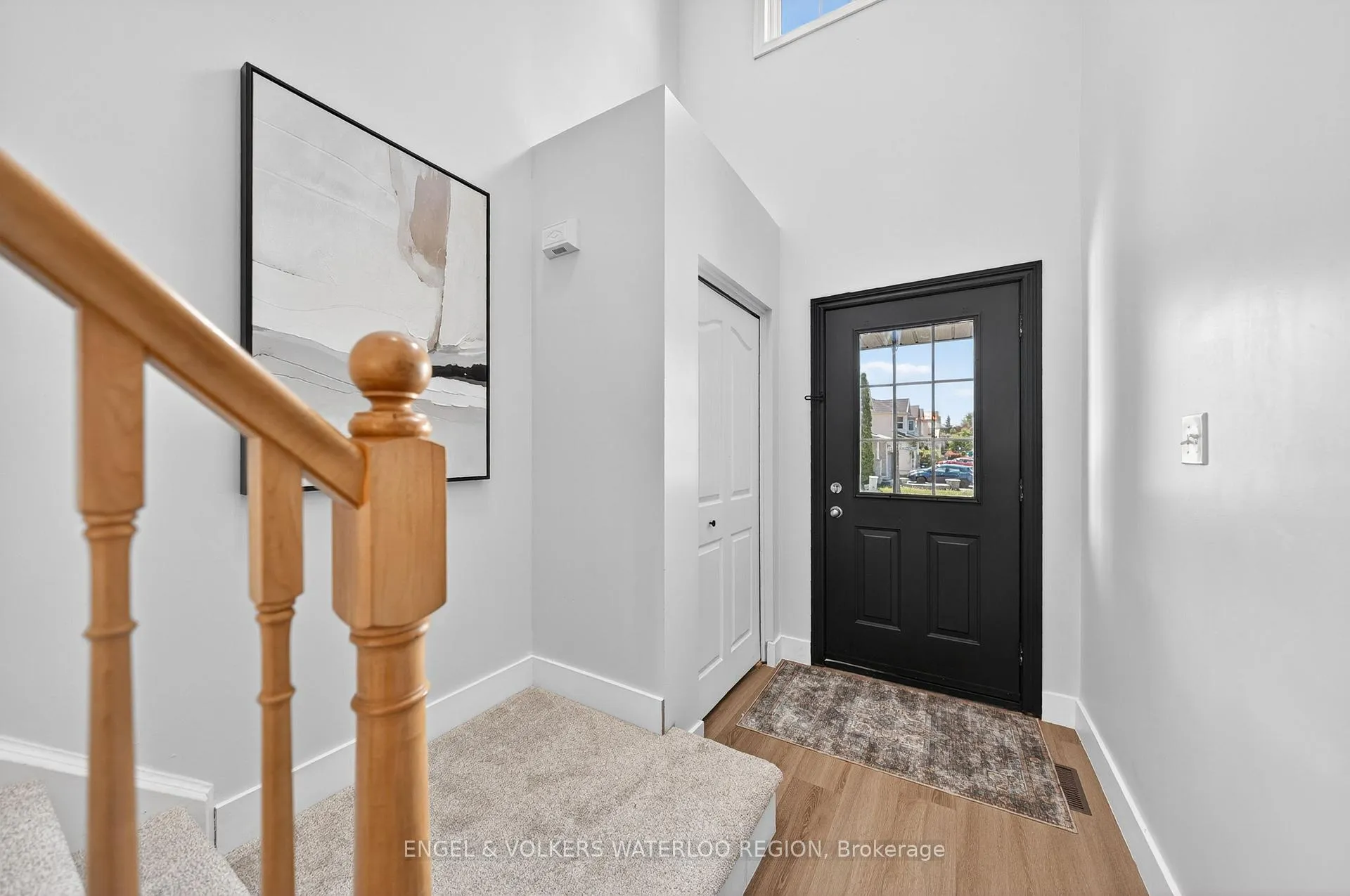 Photo 5 of 857 Brandenburg Boulevard, Waterloo — HOMEH