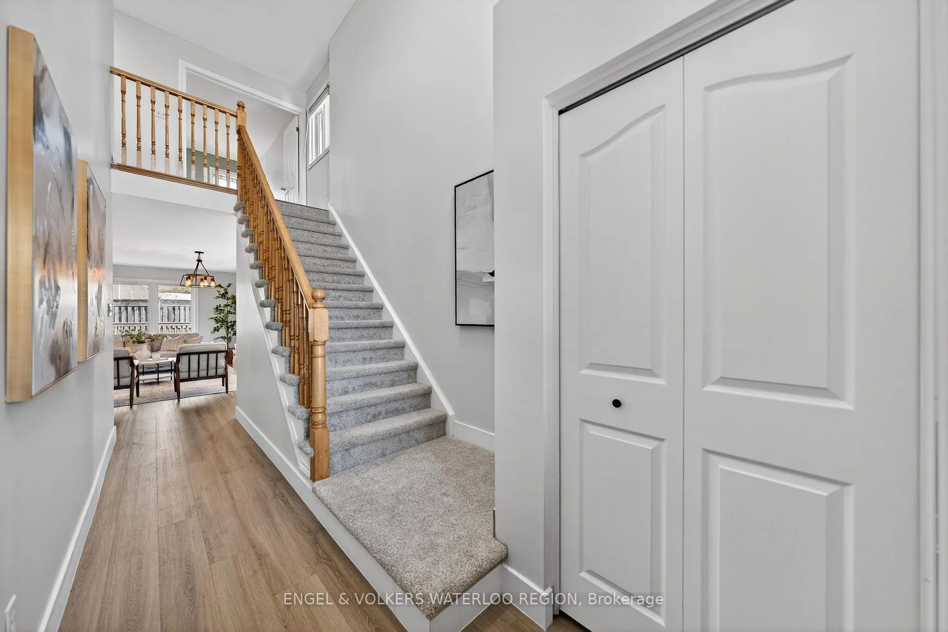 Photo 6 of 857 Brandenburg Boulevard, Waterloo — HOMEH