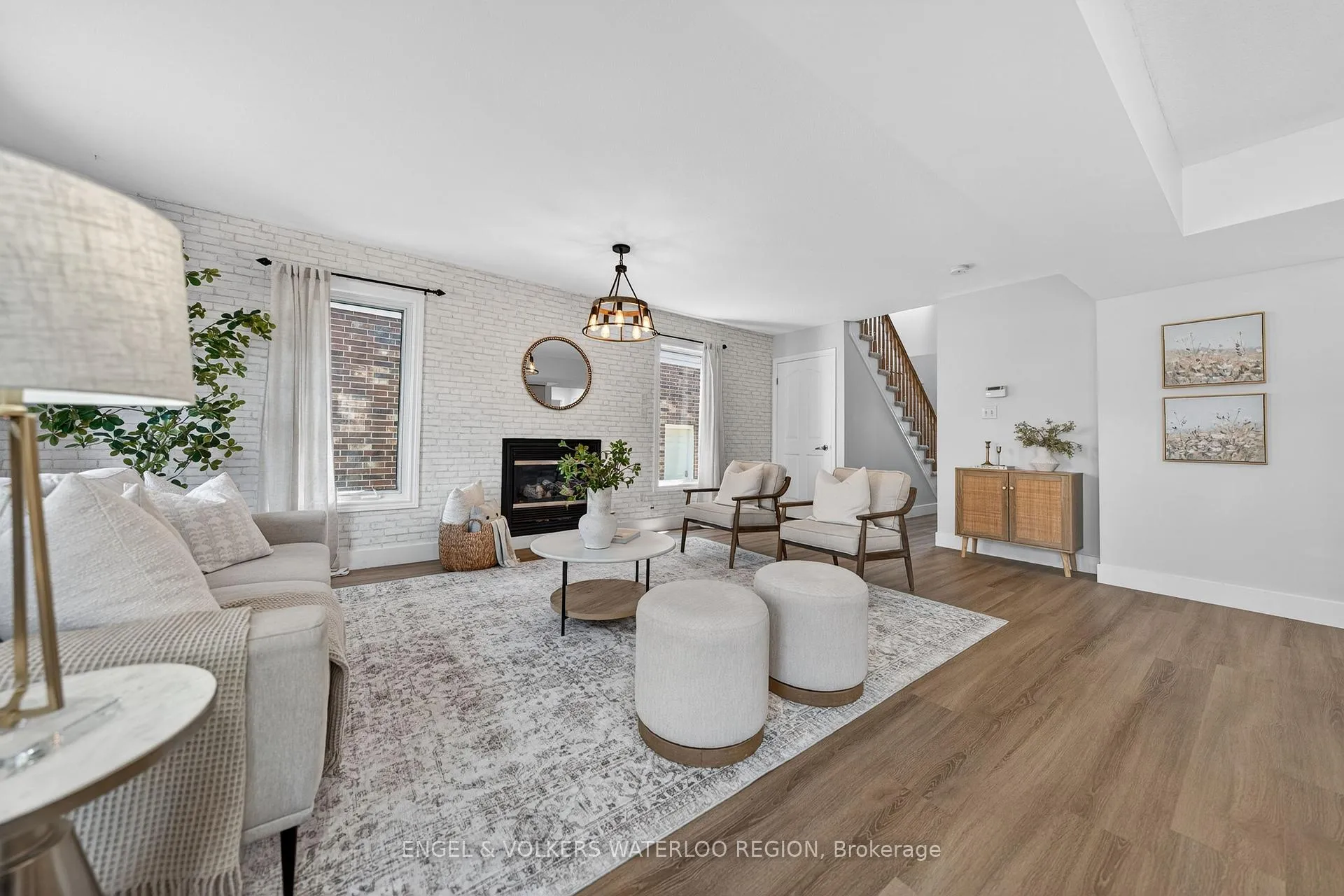 Photo 12 of 857 Brandenburg Boulevard, Waterloo — HOMEH