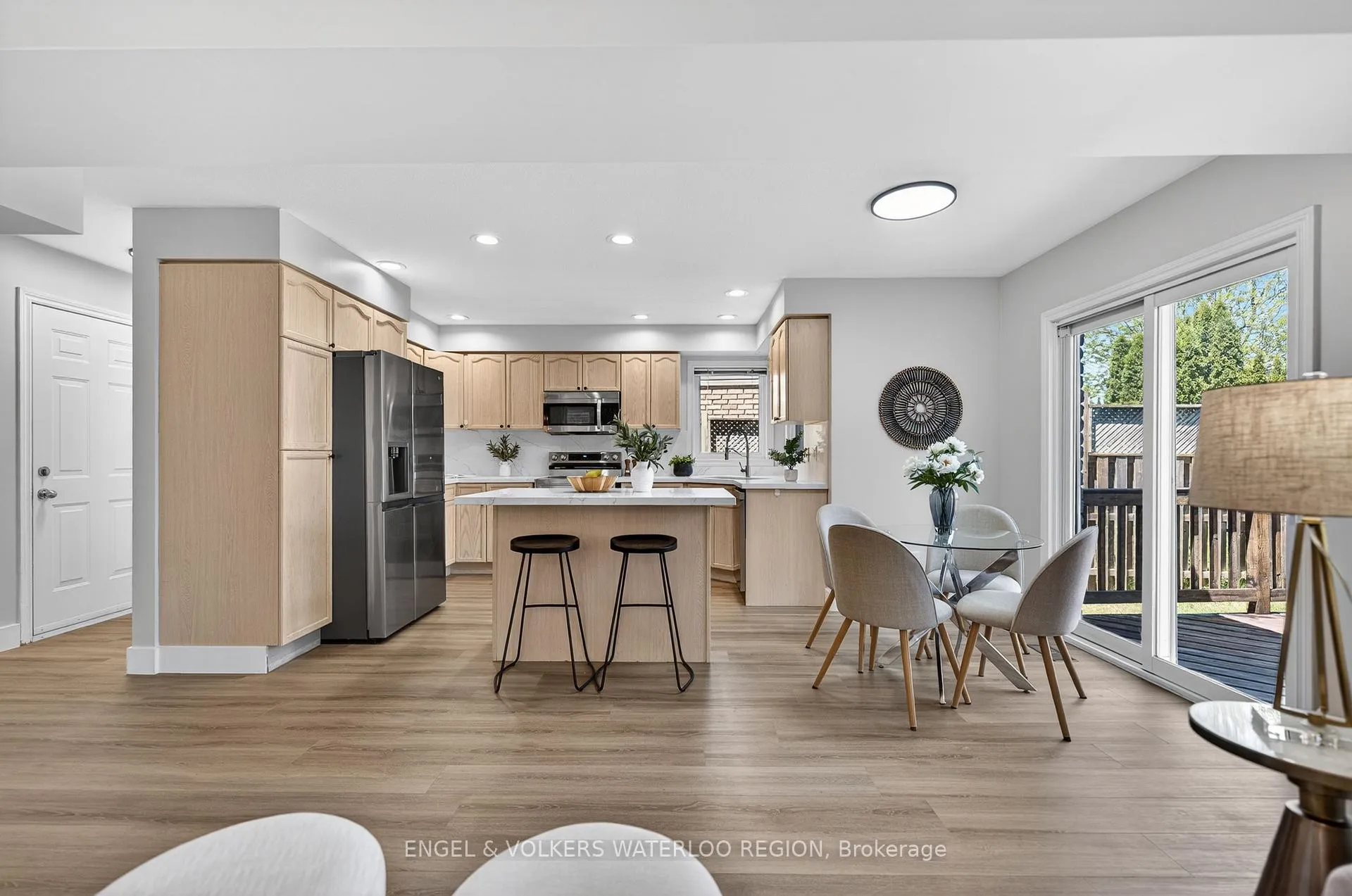 Photo 15 of 857 Brandenburg Boulevard, Waterloo — HOMEH