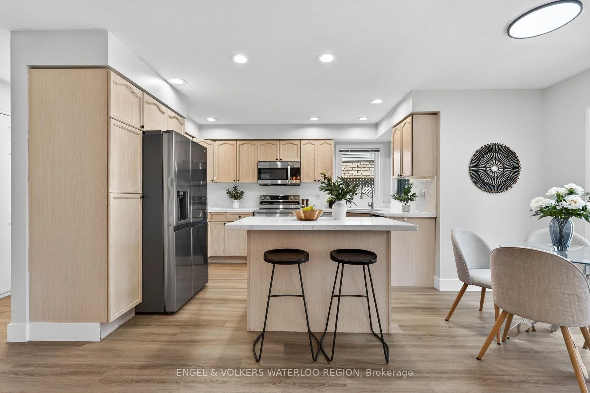 Photo 17 of 857 Brandenburg Boulevard, Waterloo — HOMEH