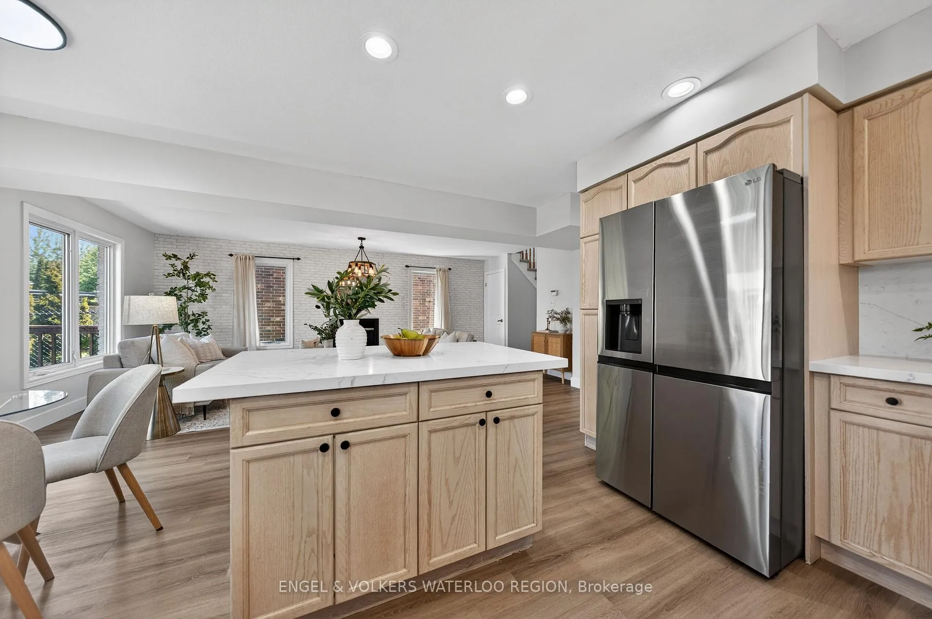 Photo 24 of 857 Brandenburg Boulevard, Waterloo — HOMEH