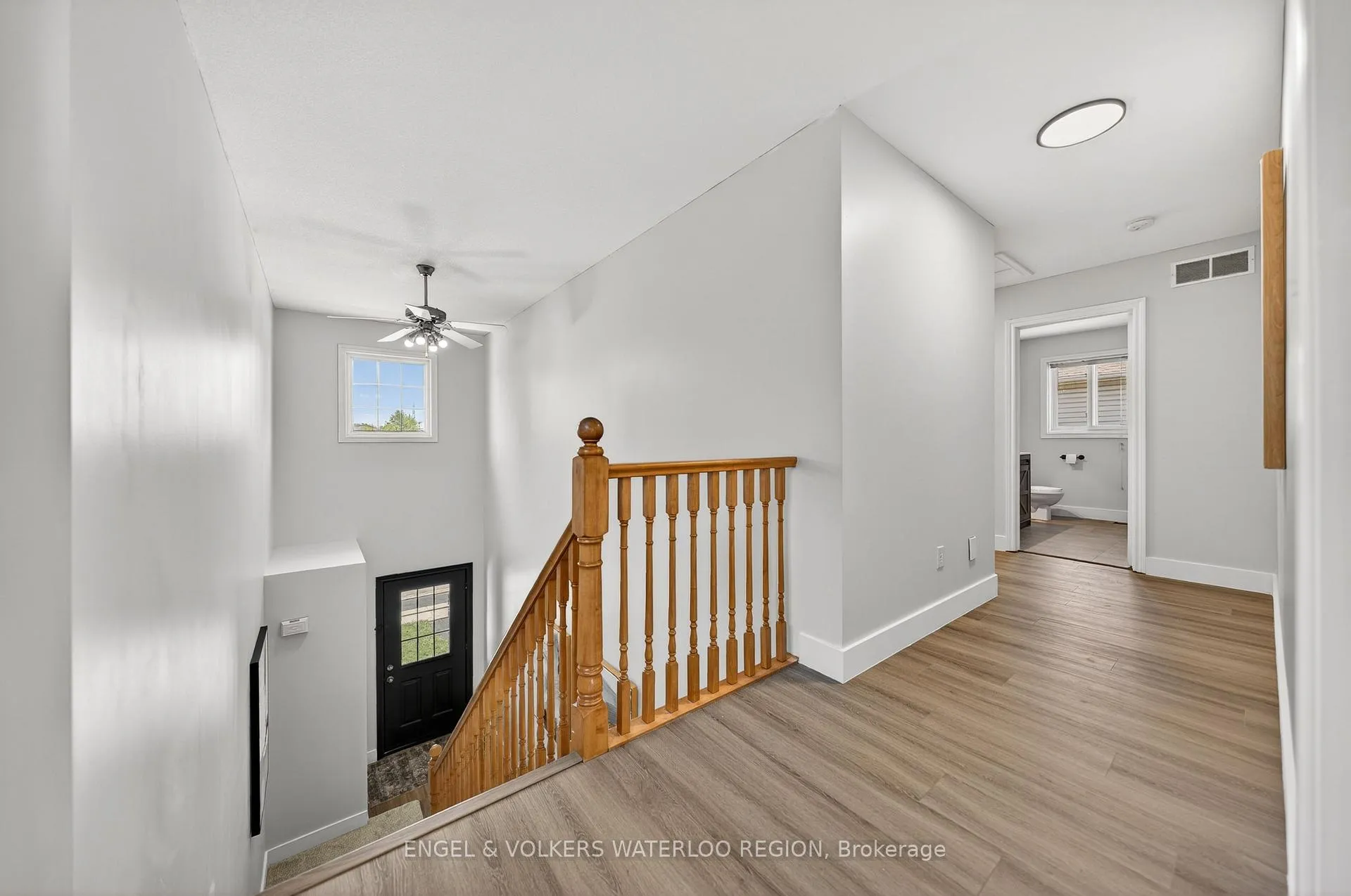 Photo 27 of 857 Brandenburg Boulevard, Waterloo — HOMEH