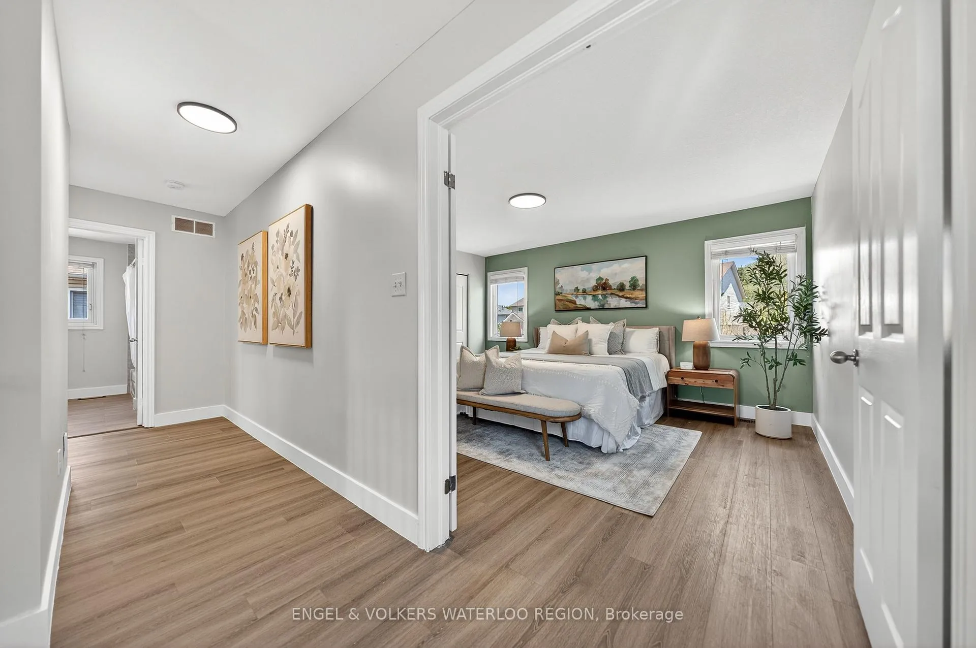 Photo 28 of 857 Brandenburg Boulevard, Waterloo — HOMEH