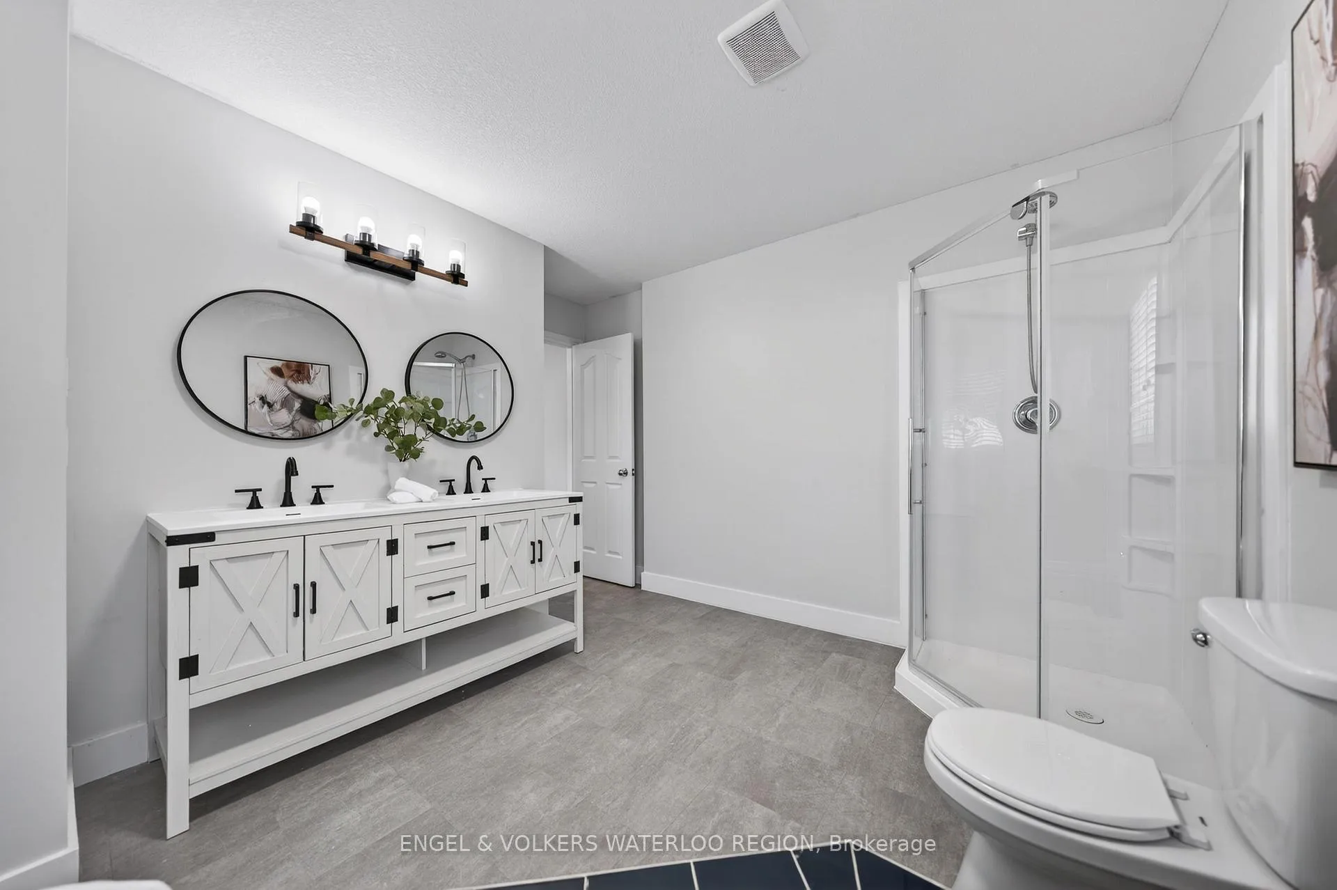 Photo 35 of 857 Brandenburg Boulevard, Waterloo — HOMEH