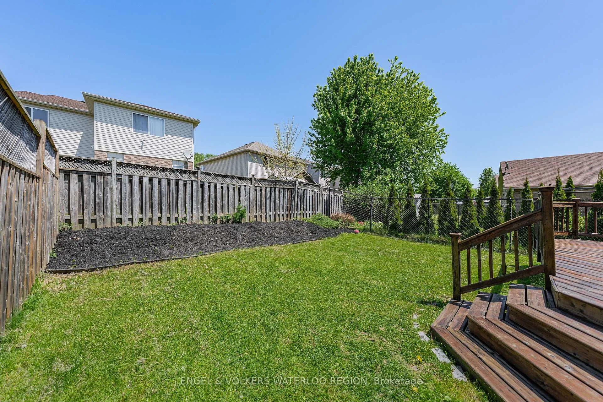 Photo 46 of 857 Brandenburg Boulevard, Waterloo — HOMEH