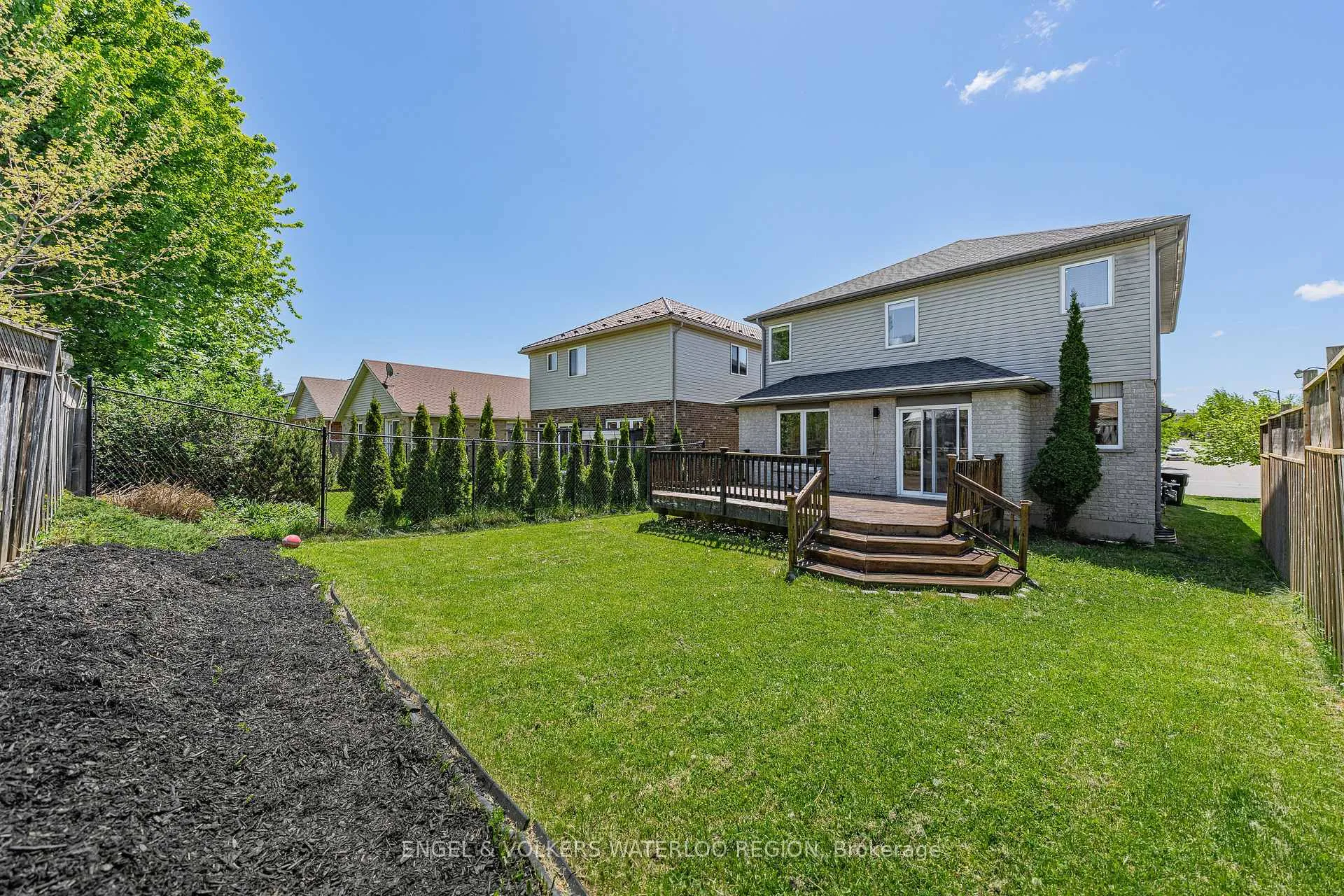 Photo 47 of 857 Brandenburg Boulevard, Waterloo — HOMEH