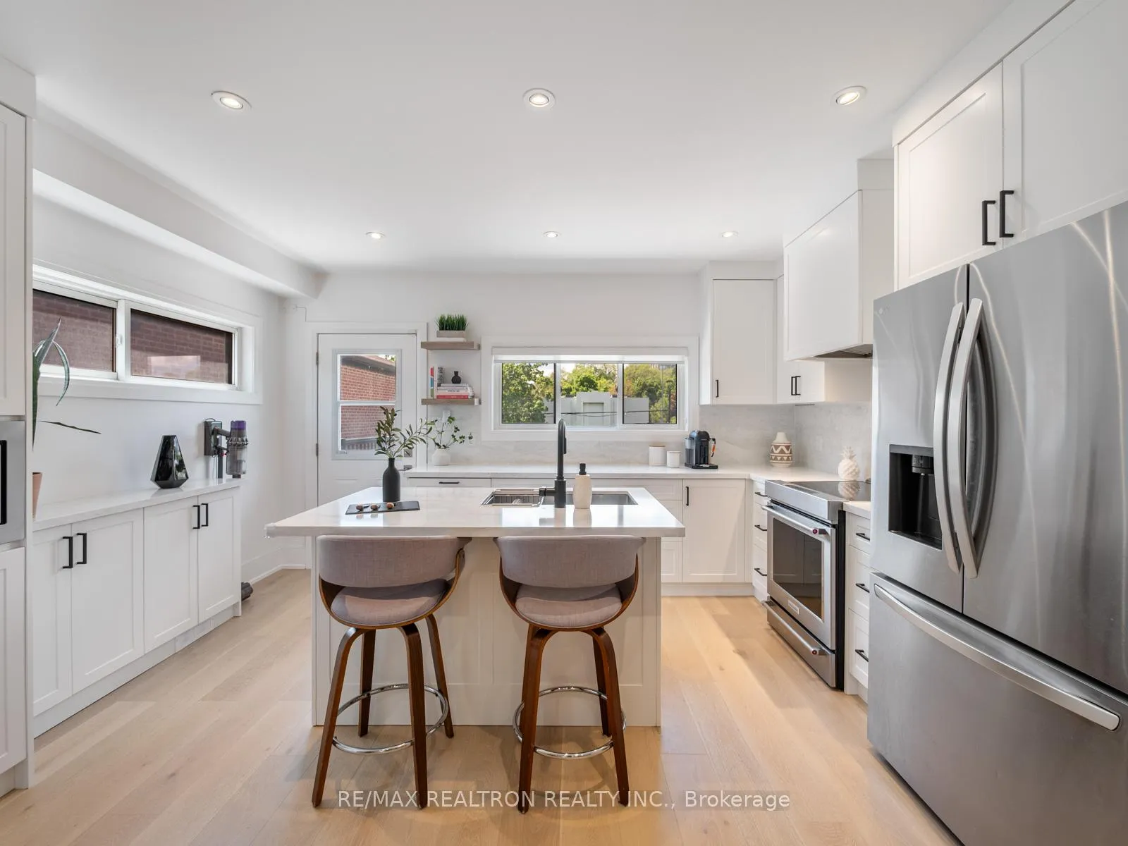 Photo 9 of 578 Northcliffe Boulevard, Toronto, Oakwood Village — HOMEH