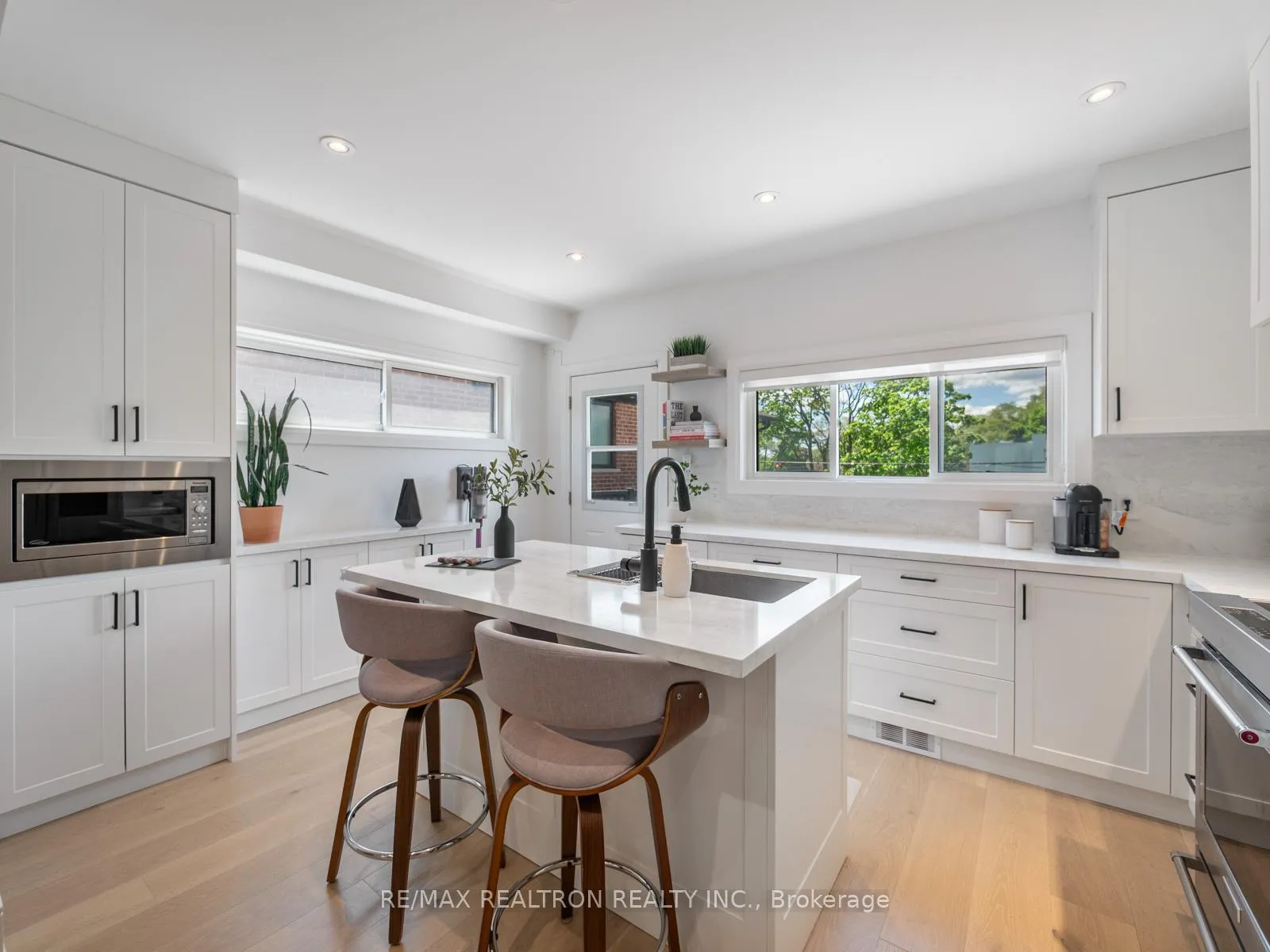 Photo 10 of 578 Northcliffe Boulevard, Toronto, Oakwood Village — HOMEH