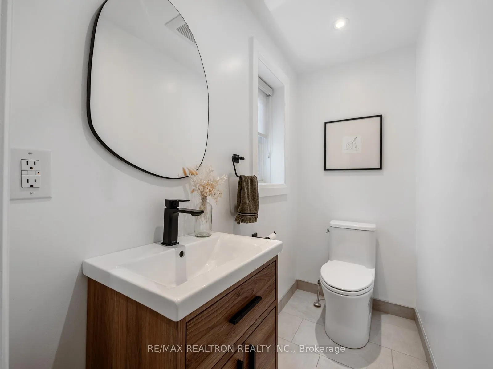 Photo 13 of 578 Northcliffe Boulevard, Toronto, Oakwood Village — HOMEH