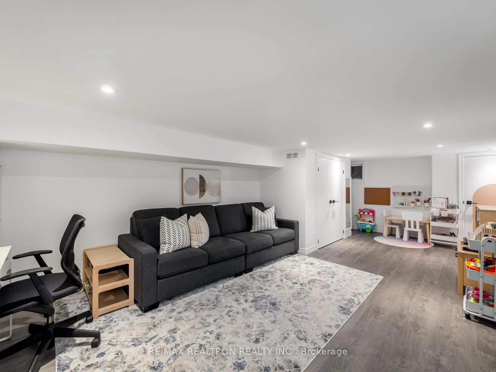 Photo 24 of 578 Northcliffe Boulevard, Toronto, Oakwood Village — HOMEH