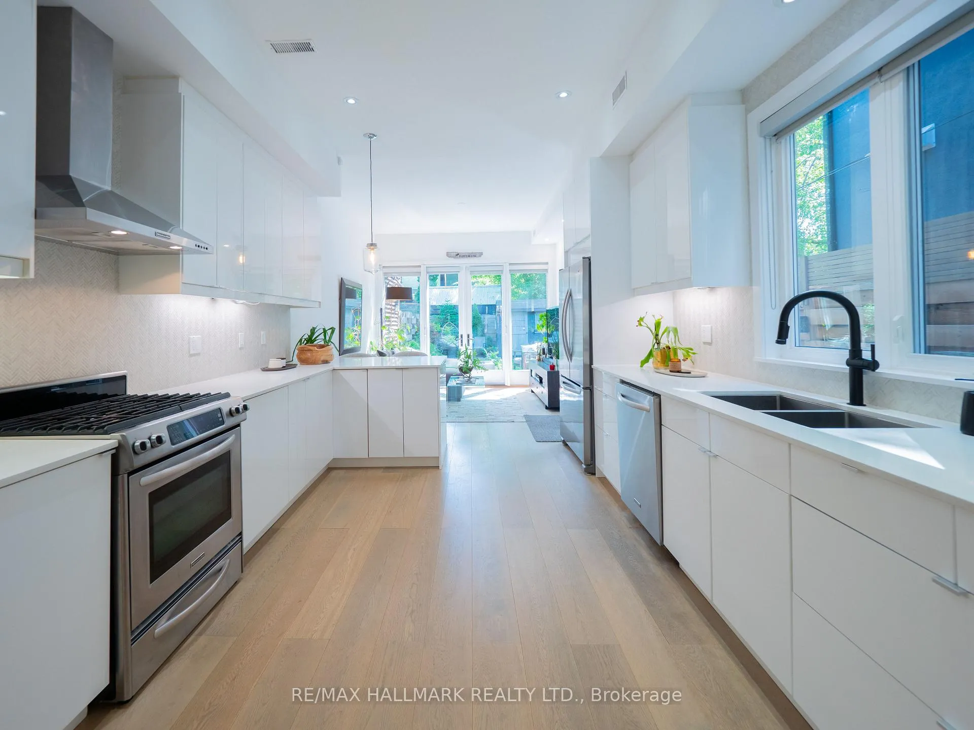 Photo 15 of 199 Boulton Avenue, Toronto, South Riverdale — HOMEH