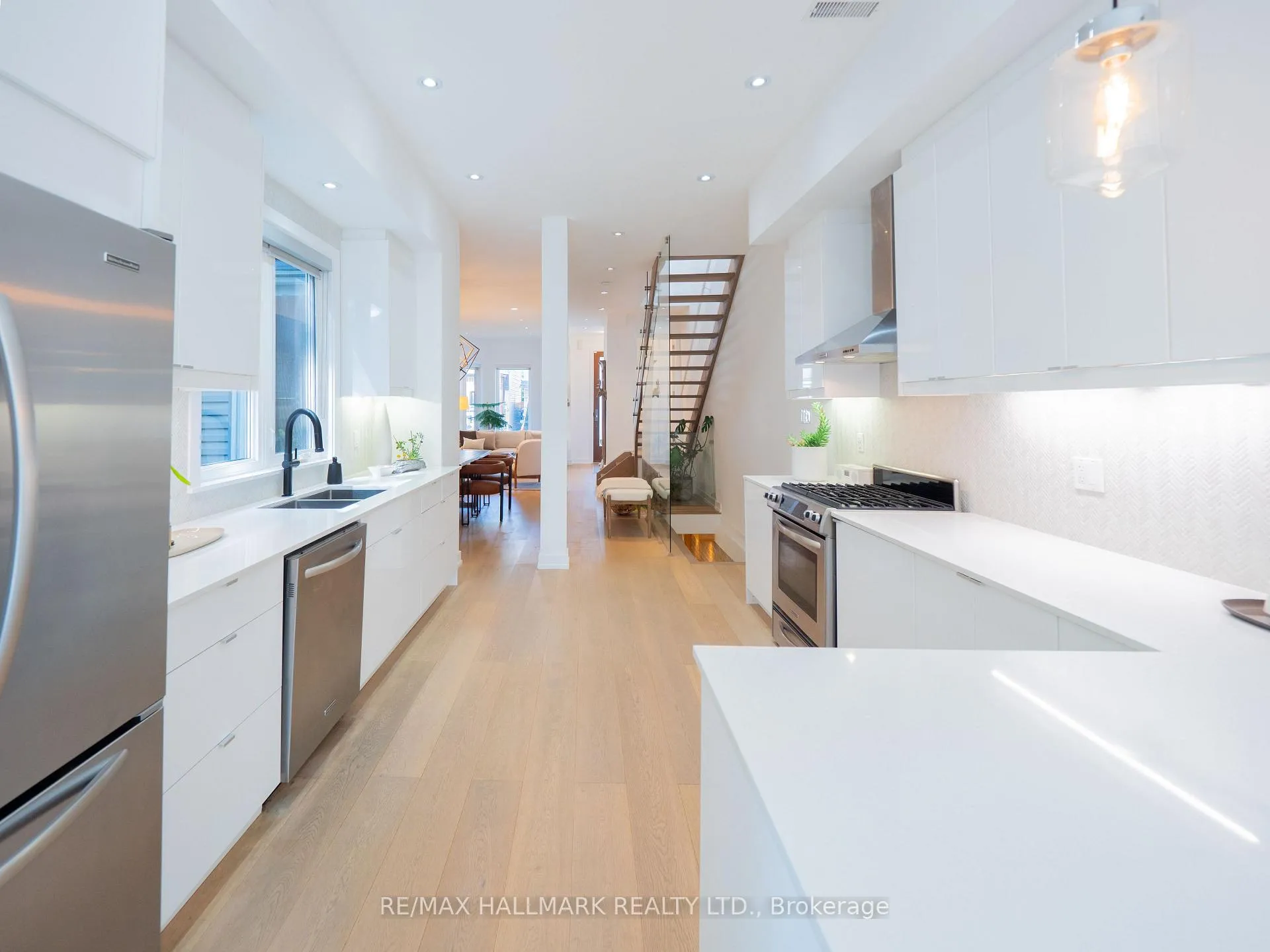 Photo 17 of 199 Boulton Avenue, Toronto, South Riverdale — HOMEH