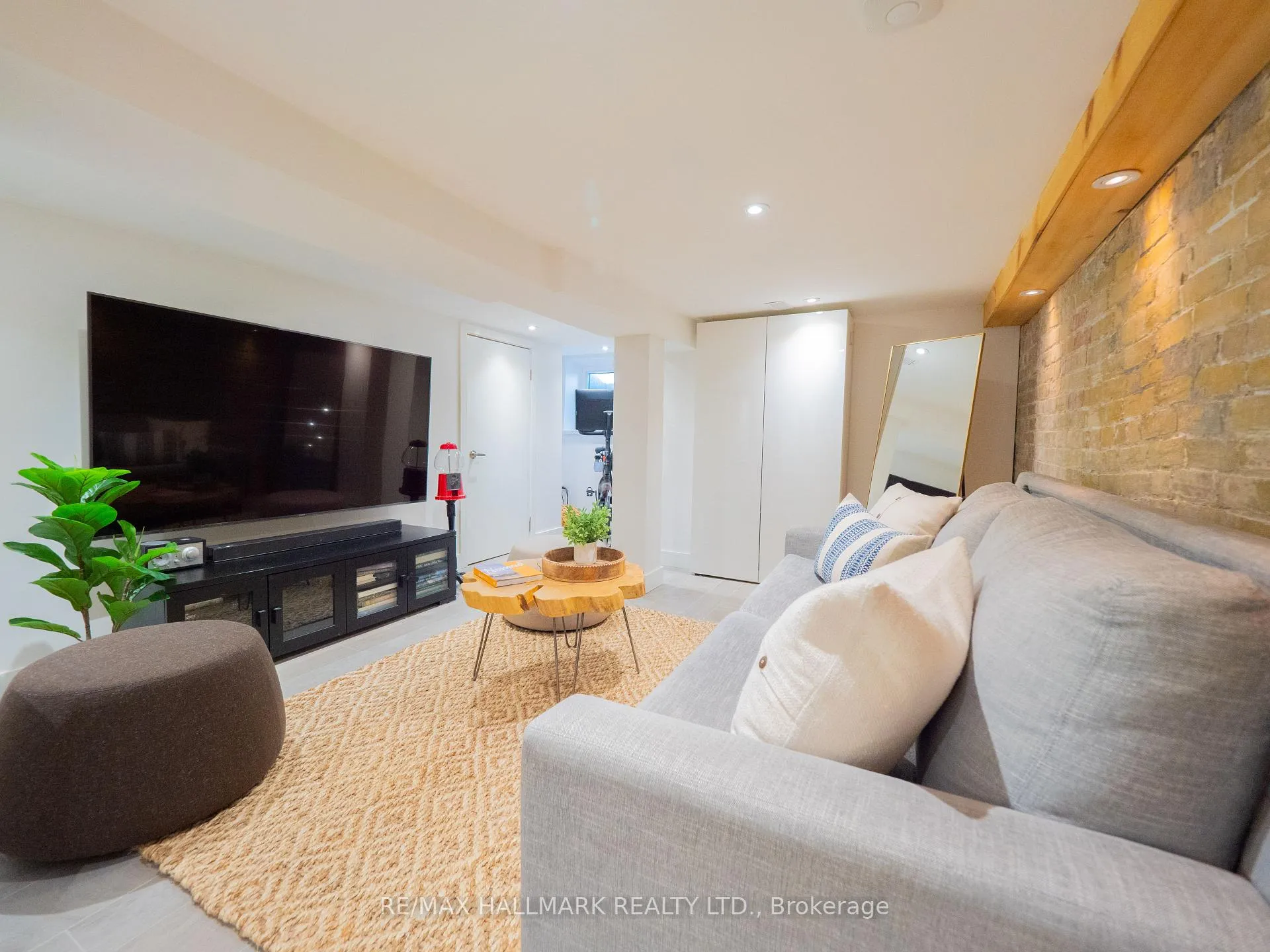 Photo 33 of 199 Boulton Avenue, Toronto, South Riverdale — HOMEH