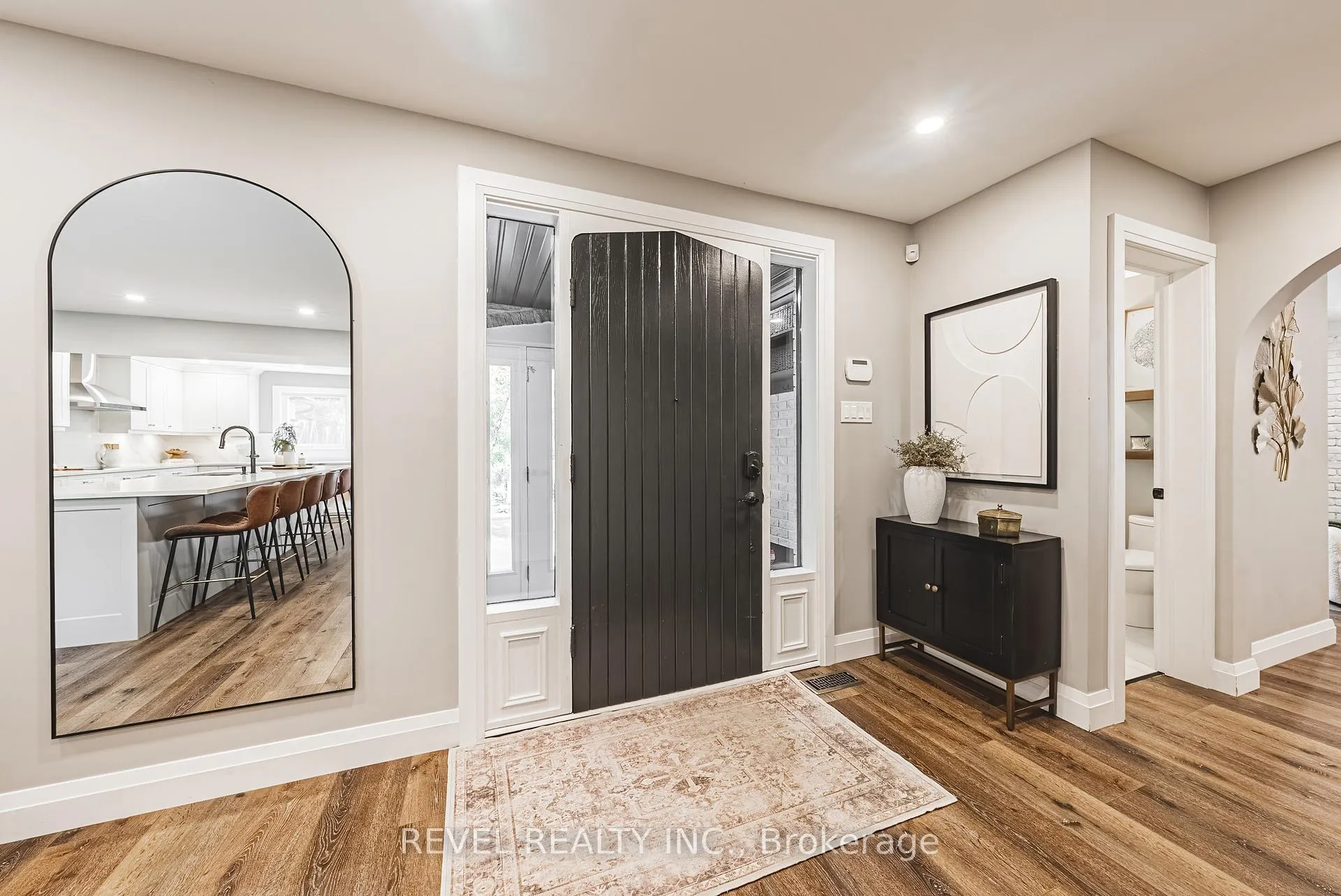 Photo 3 of 45 Golf Club Road, Hamilton, Rural Glanbrook — HOMEH