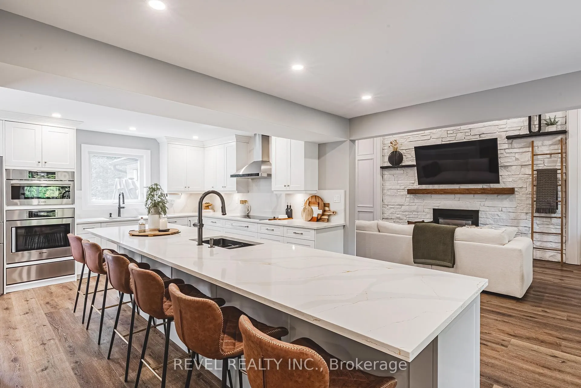 Photo 4 of 45 Golf Club Road, Hamilton, Rural Glanbrook — HOMEH
