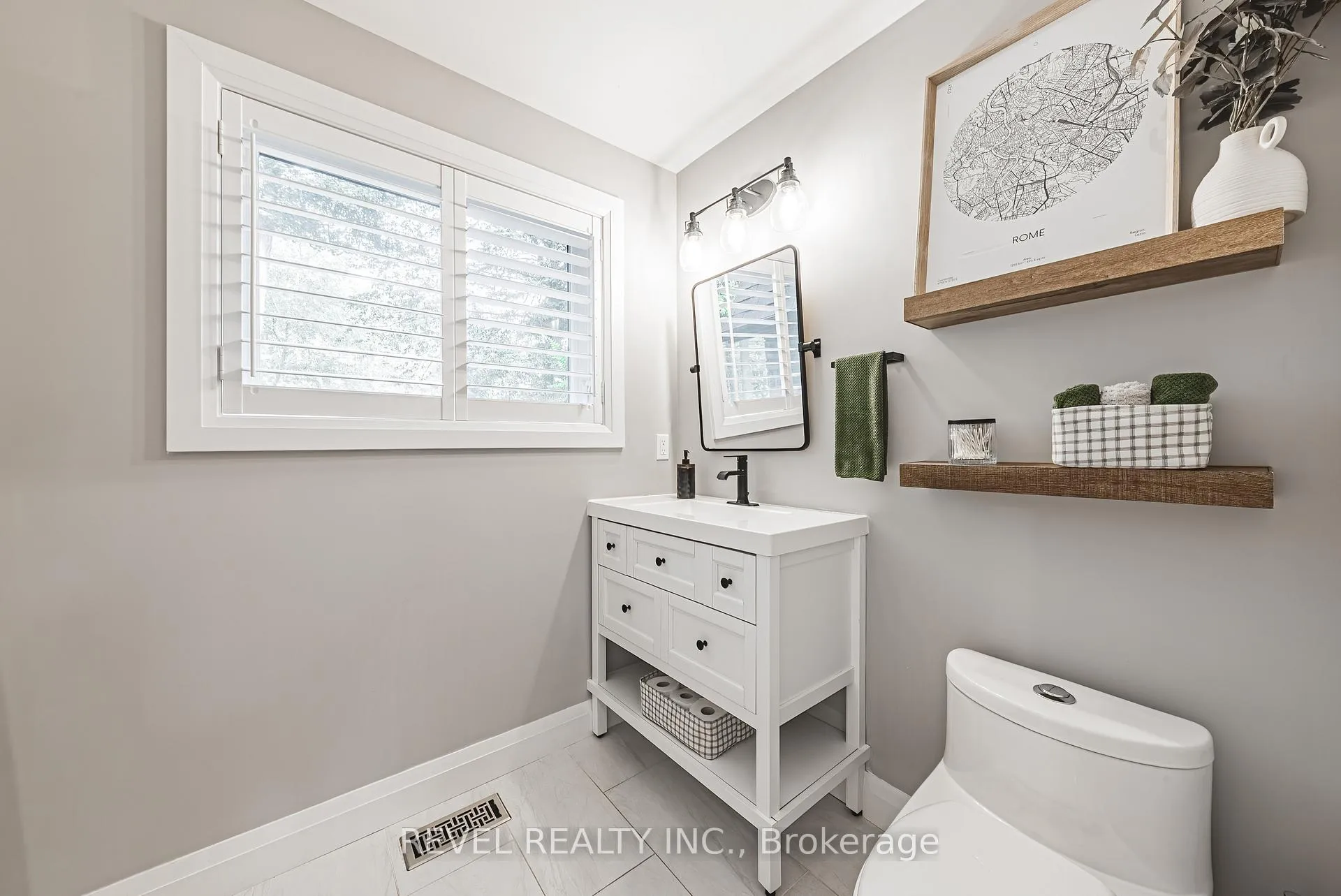 Photo 13 of 45 Golf Club Road, Hamilton, Rural Glanbrook — HOMEH