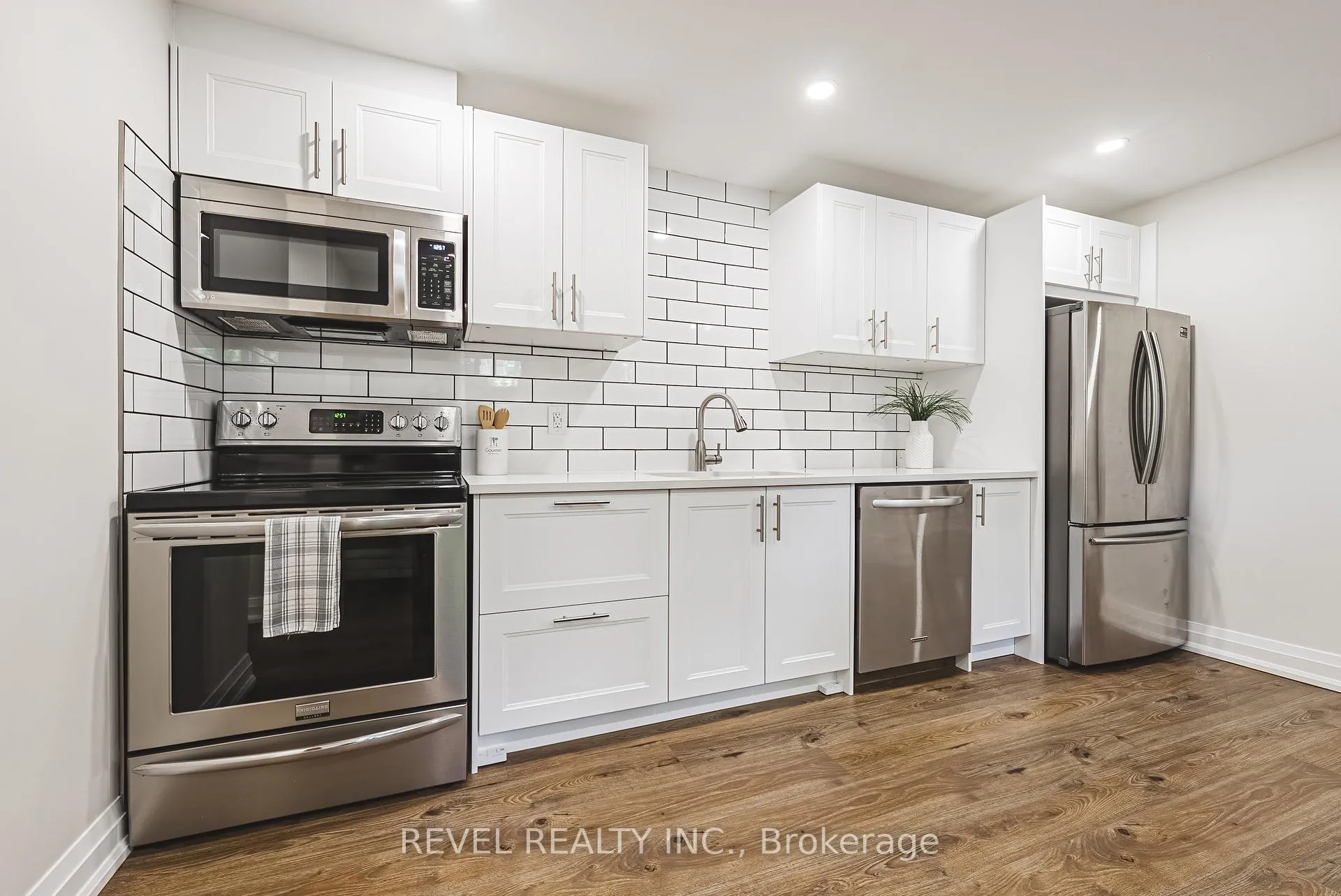Photo 28 of 45 Golf Club Road, Hamilton, Rural Glanbrook — HOMEH