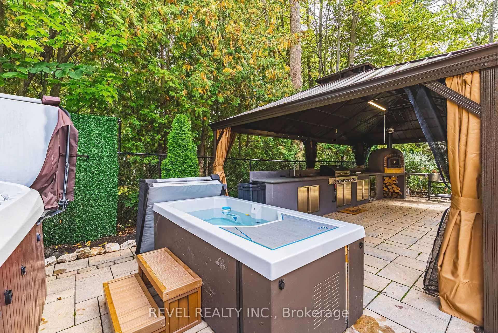 Photo 42 of 45 Golf Club Road, Hamilton, Rural Glanbrook — HOMEH
