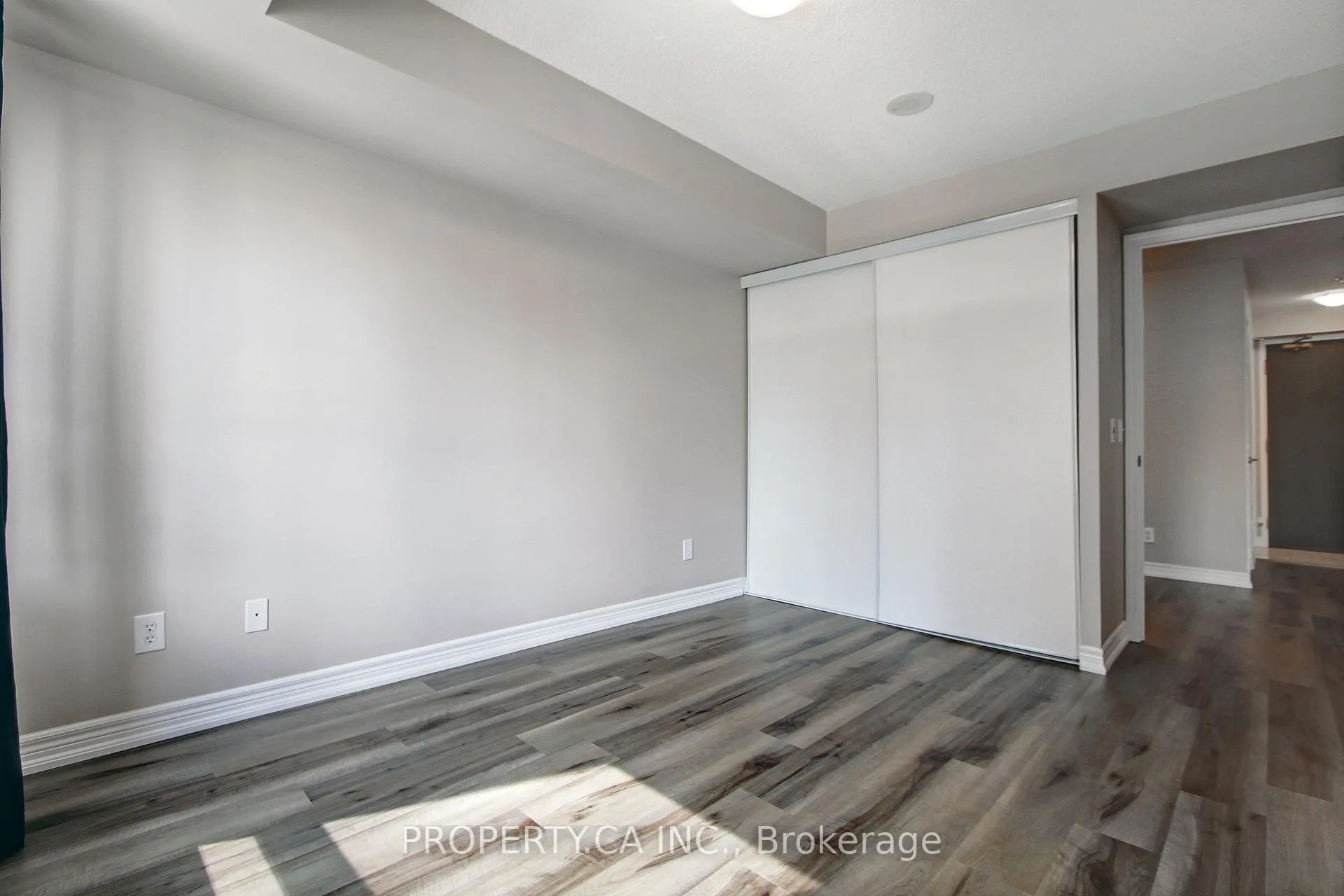 Photo 14 of Unit 905, 30 Grand Trunk Crescent, Toronto, Waterfront Communities — HOMEH