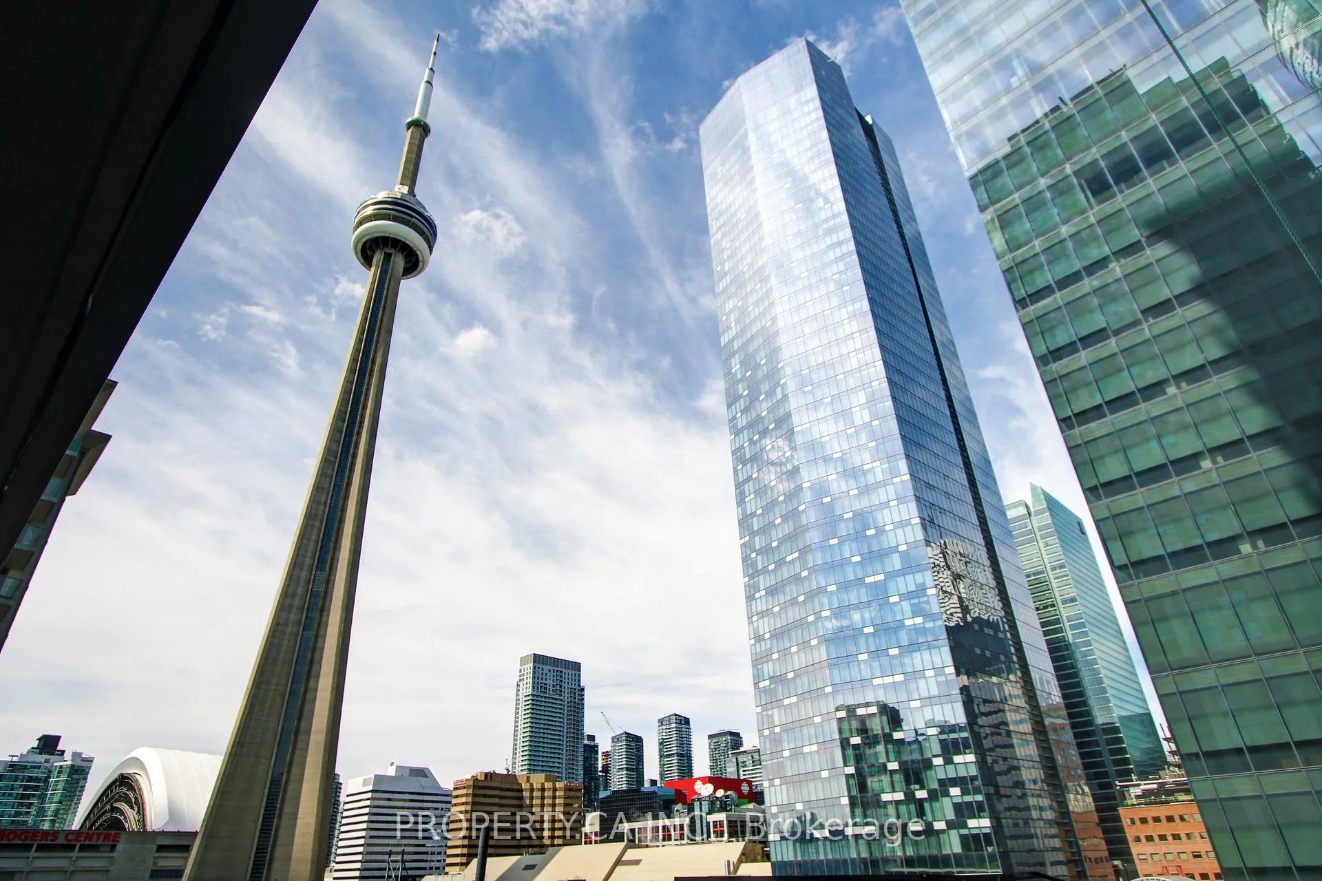 Photo 16 of Unit 905, 30 Grand Trunk Crescent, Toronto, Waterfront Communities — HOMEH