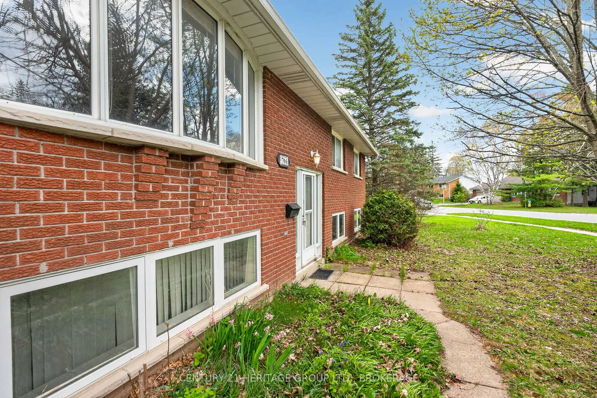Photo 10 of 706 High Gate Park Drive, Kingston, South of Taylor-Kidd Blvd — HOMEH