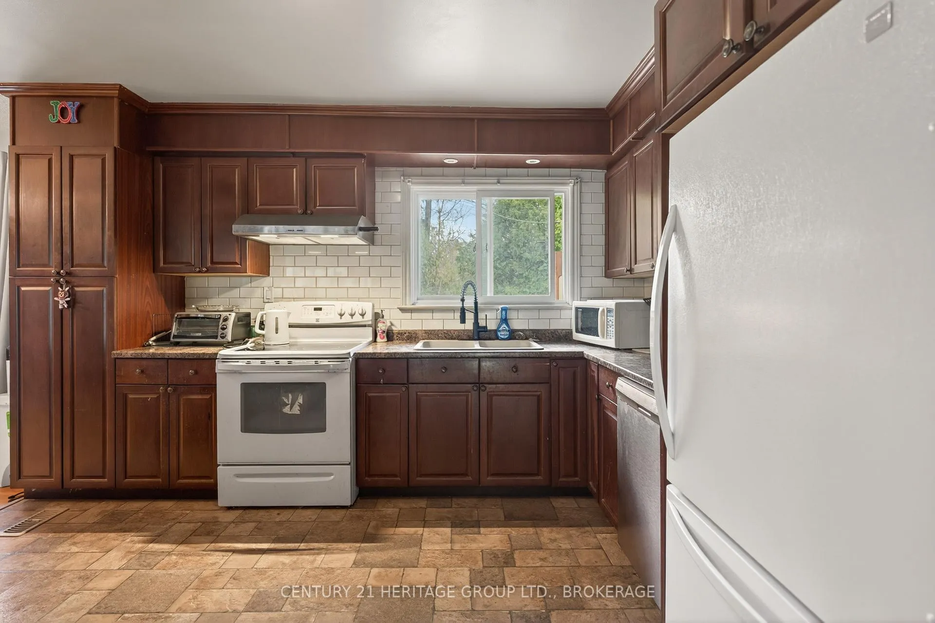 Photo 18 of 706 High Gate Park Drive, Kingston, South of Taylor-Kidd Blvd — HOMEH