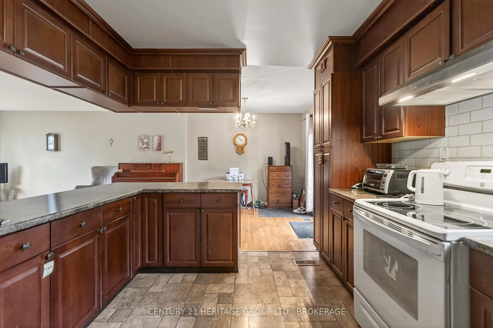Photo 19 of 706 High Gate Park Drive, Kingston, South of Taylor-Kidd Blvd — HOMEH