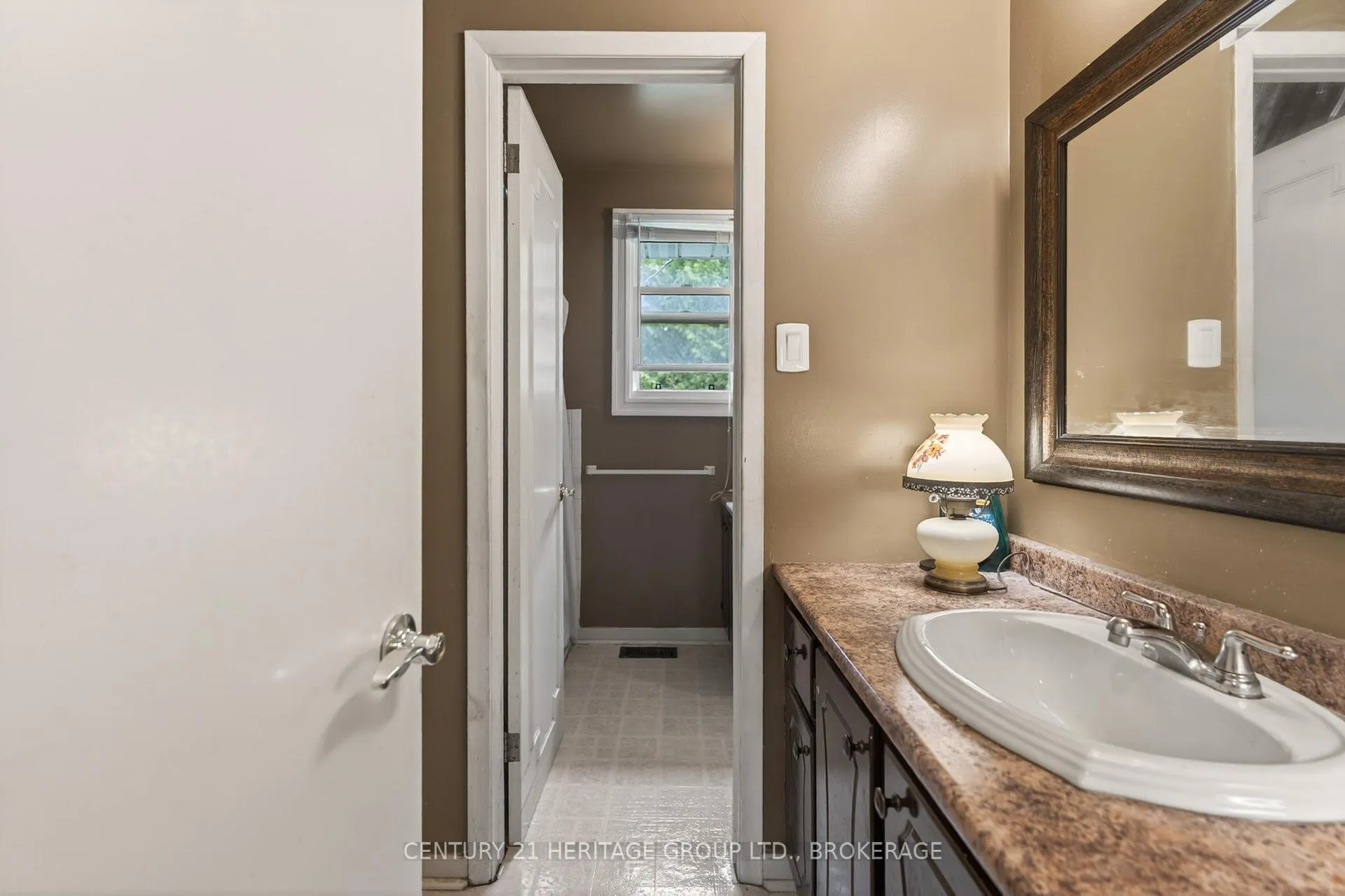 Photo 35 of 706 High Gate Park Drive, Kingston, South of Taylor-Kidd Blvd — HOMEH