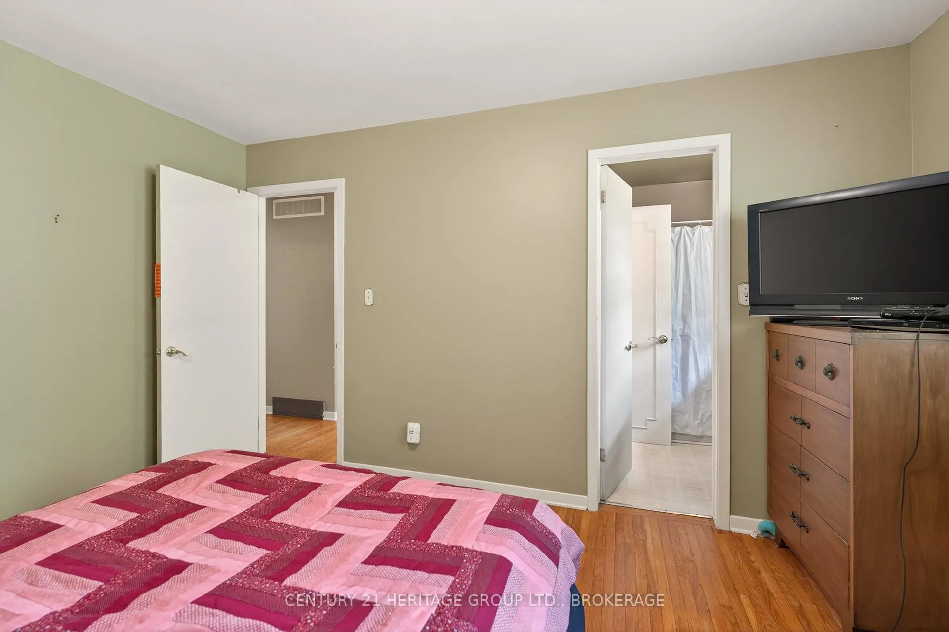 Photo 51 of 706 High Gate Park Drive, Kingston, South of Taylor-Kidd Blvd — HOMEH