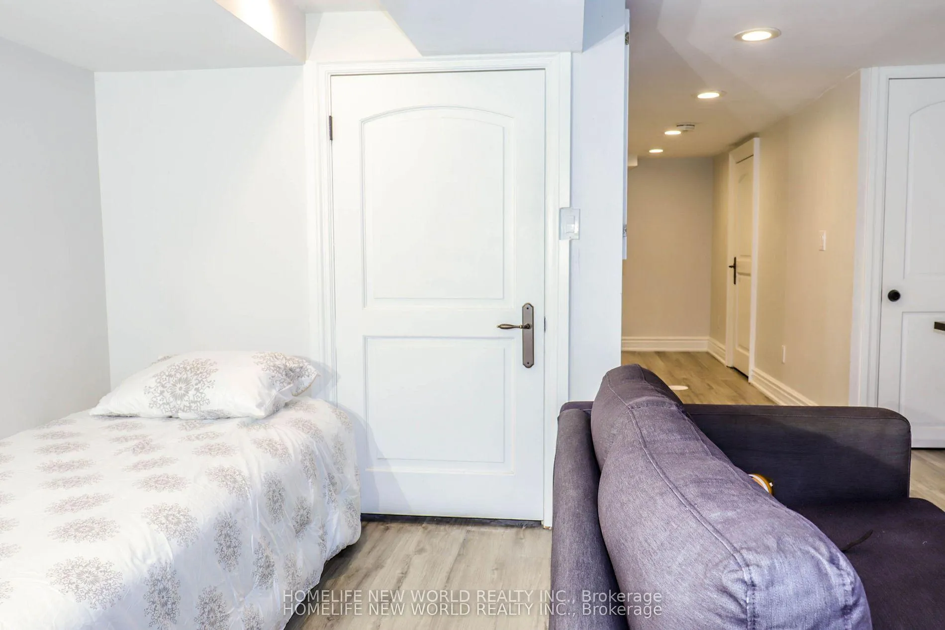 Photo 3 of Unit Bsmt, 222 Markham Street, Toronto, Trinity-Bellwoods — HOMEH