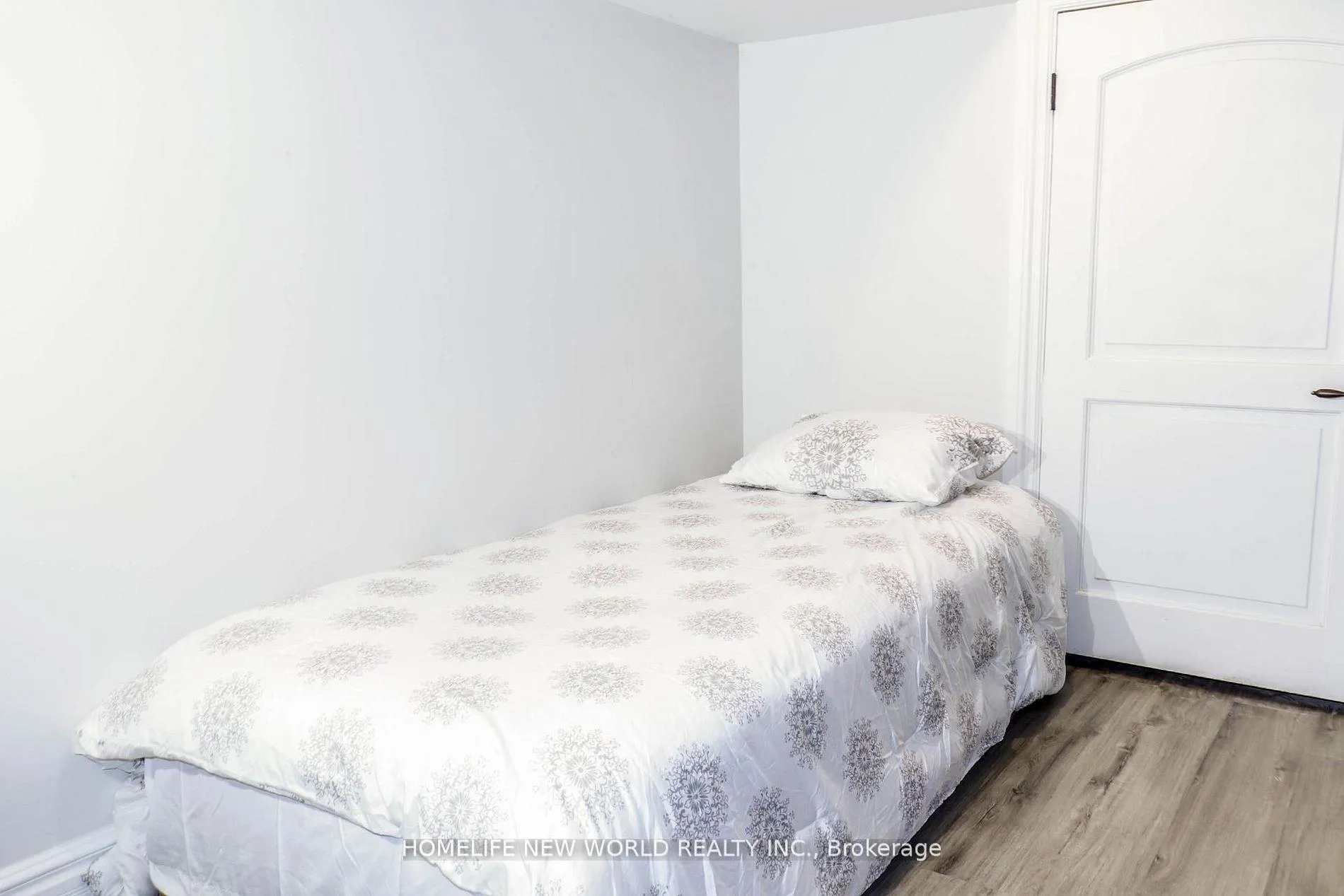 Photo 4 of Unit Bsmt, 222 Markham Street, Toronto, Trinity-Bellwoods — HOMEH