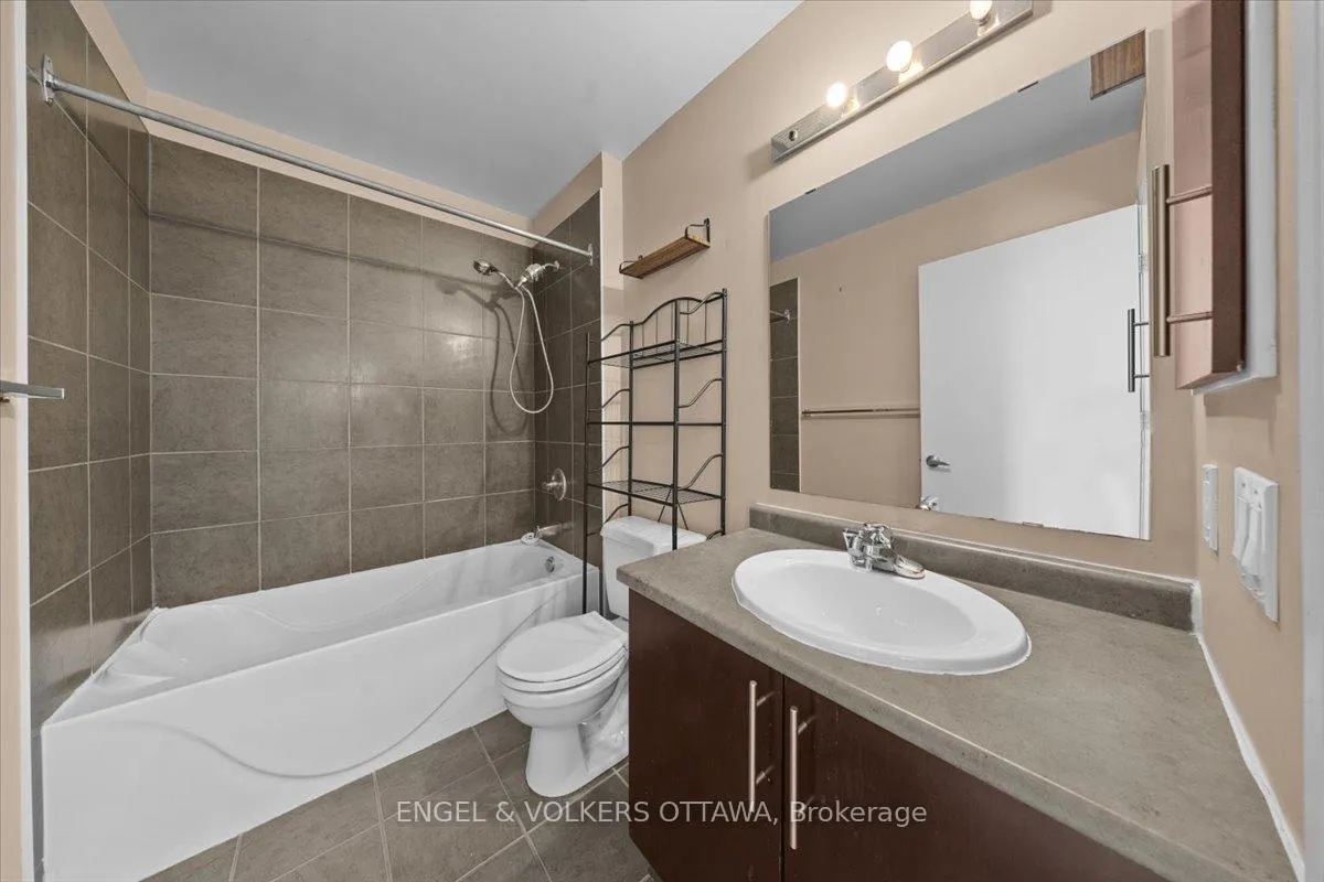 Photo 11 of Unit 1903, 70 Landry Street, Ottawa, Vanier — HOMEH