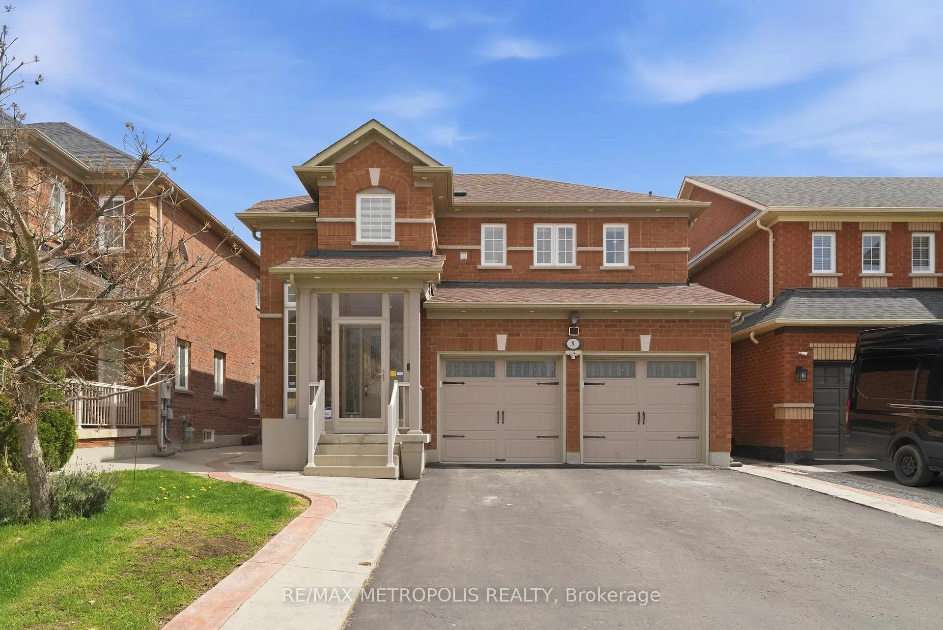 Photo 1 of 9 Tan Lane, Brampton, Bram East — HOMEH