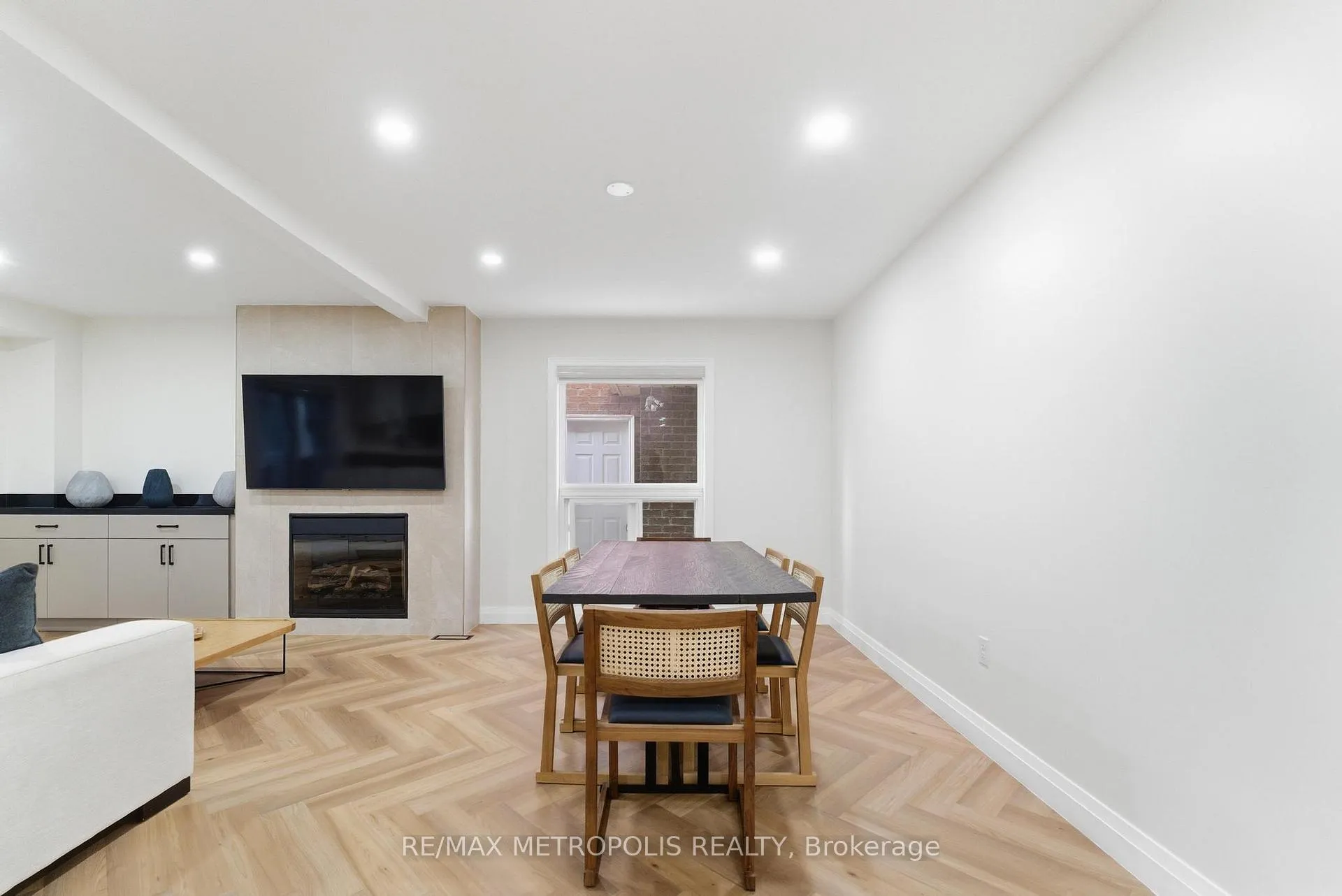 Photo 8 of 9 Tan Lane, Brampton, Bram East — HOMEH