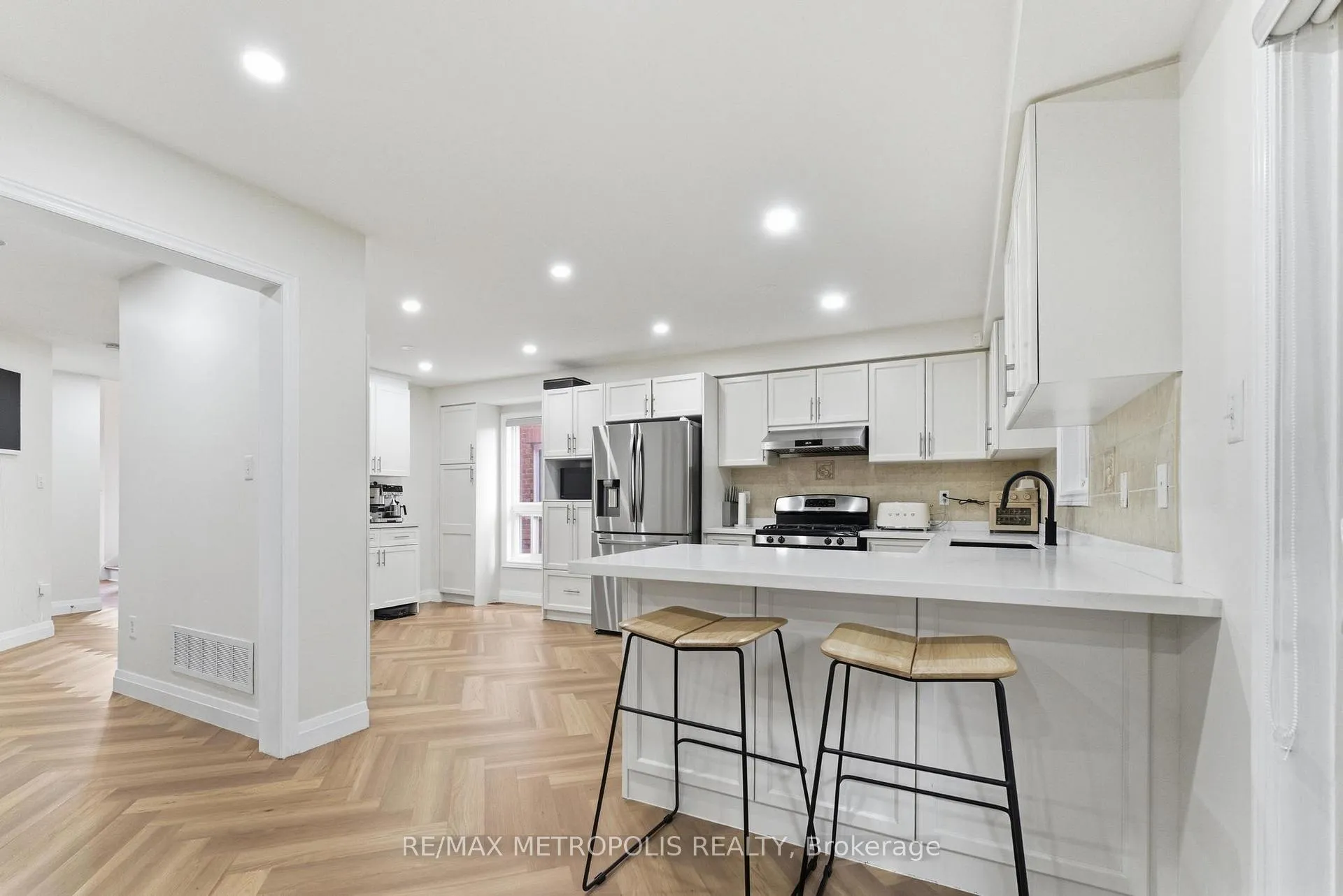Photo 10 of 9 Tan Lane, Brampton, Bram East — HOMEH