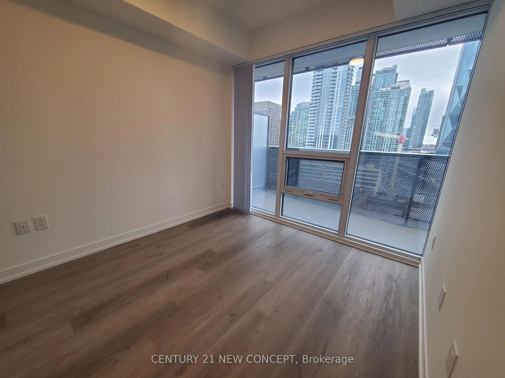 Photo 9 of Unit 1612, 55 Cooper Street, Toronto, Waterfront Communities — HOMEH