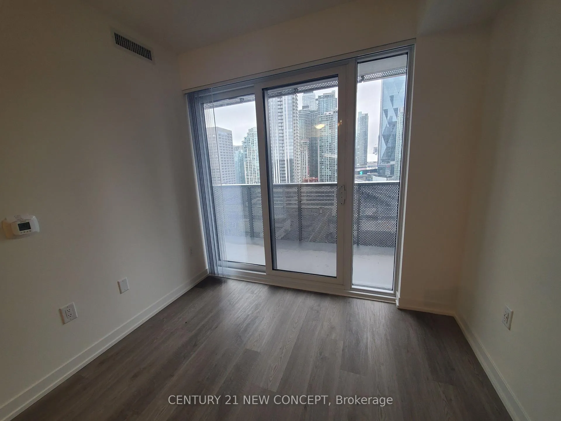 Photo 11 of Unit 1612, 55 Cooper Street, Toronto, Waterfront Communities — HOMEH