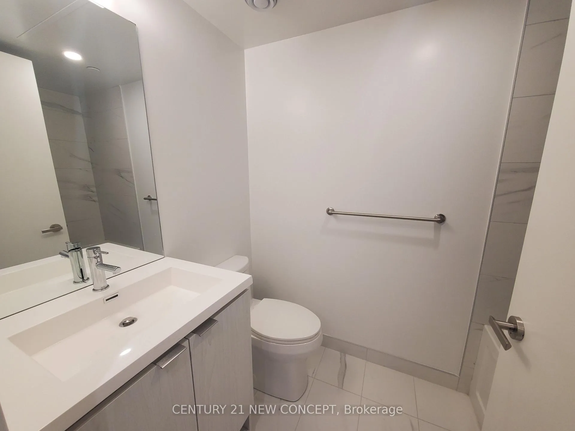 Photo 12 of Unit 1612, 55 Cooper Street, Toronto, Waterfront Communities — HOMEH