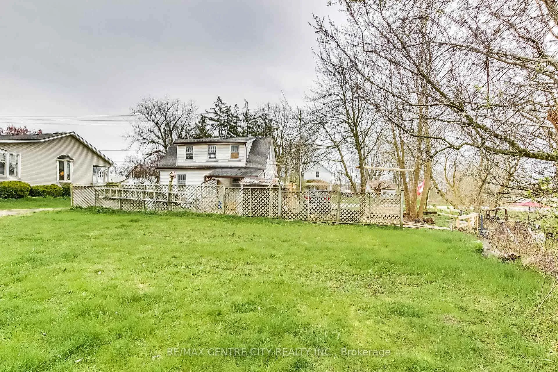 Photo 48 of 40024 Talbot Line, Southwold, Talbotville — HOMEH