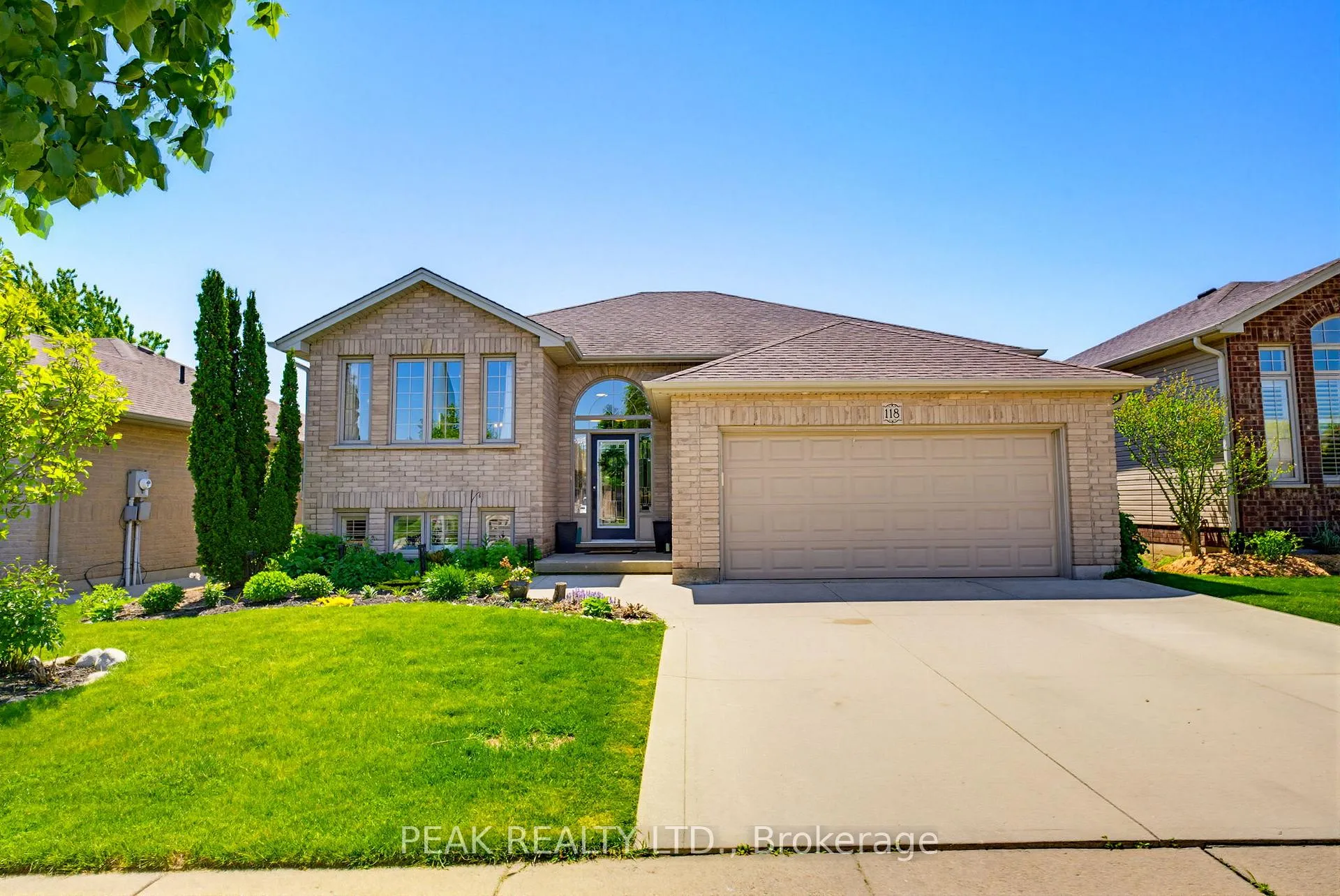 Photo 1 of 118 Willits Crescent, Brant, South Dumfries — HOMEH