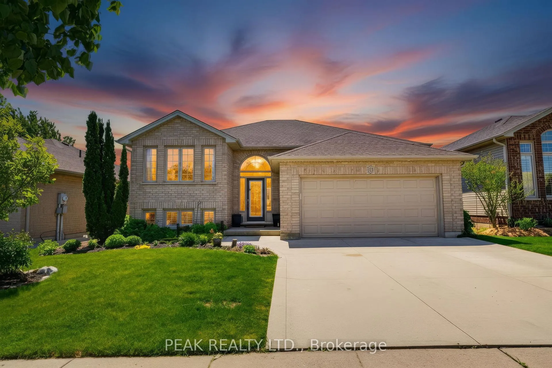 Photo 2 of 118 Willits Crescent, Brant, South Dumfries — HOMEH