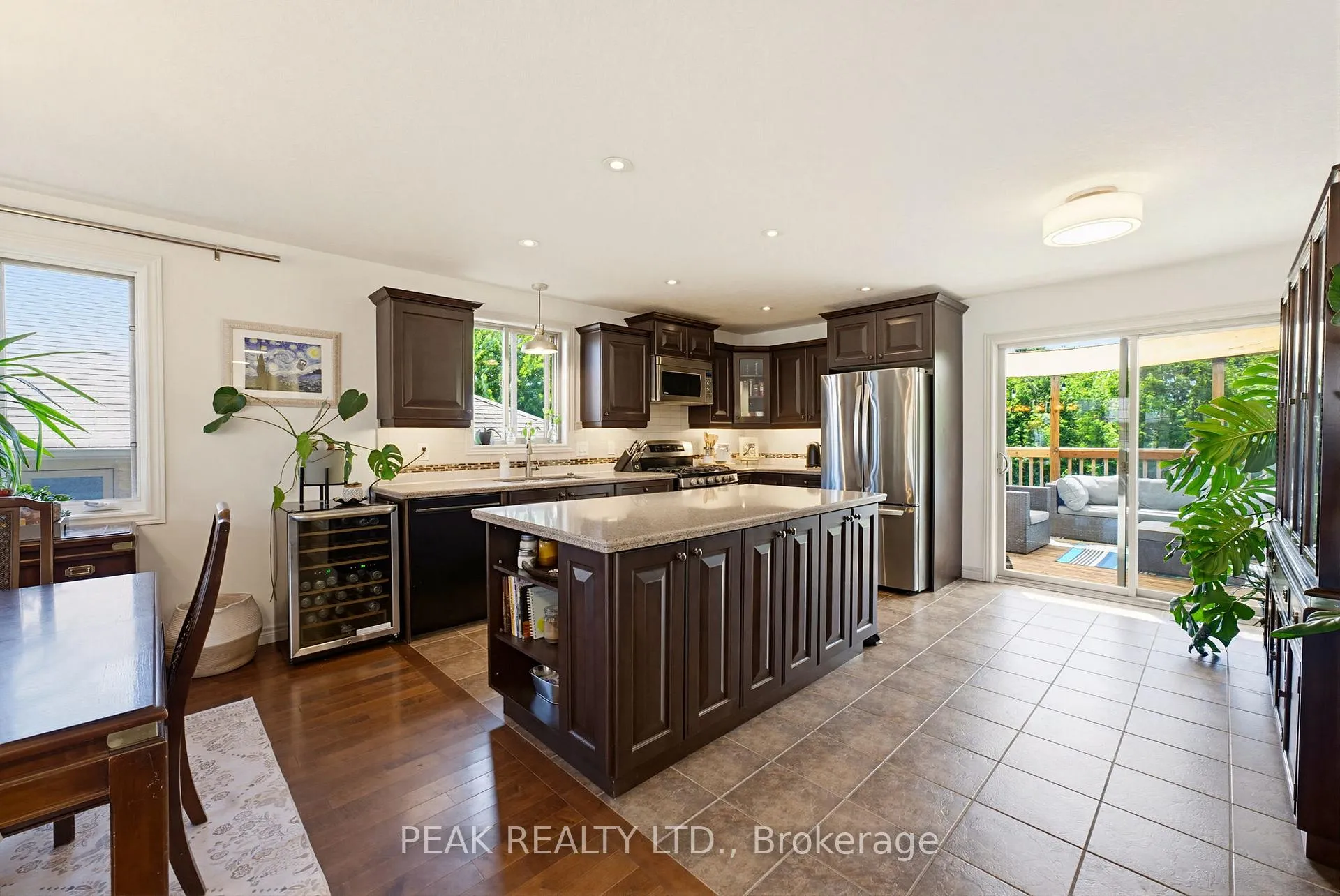 Photo 8 of 118 Willits Crescent, Brant, South Dumfries — HOMEH