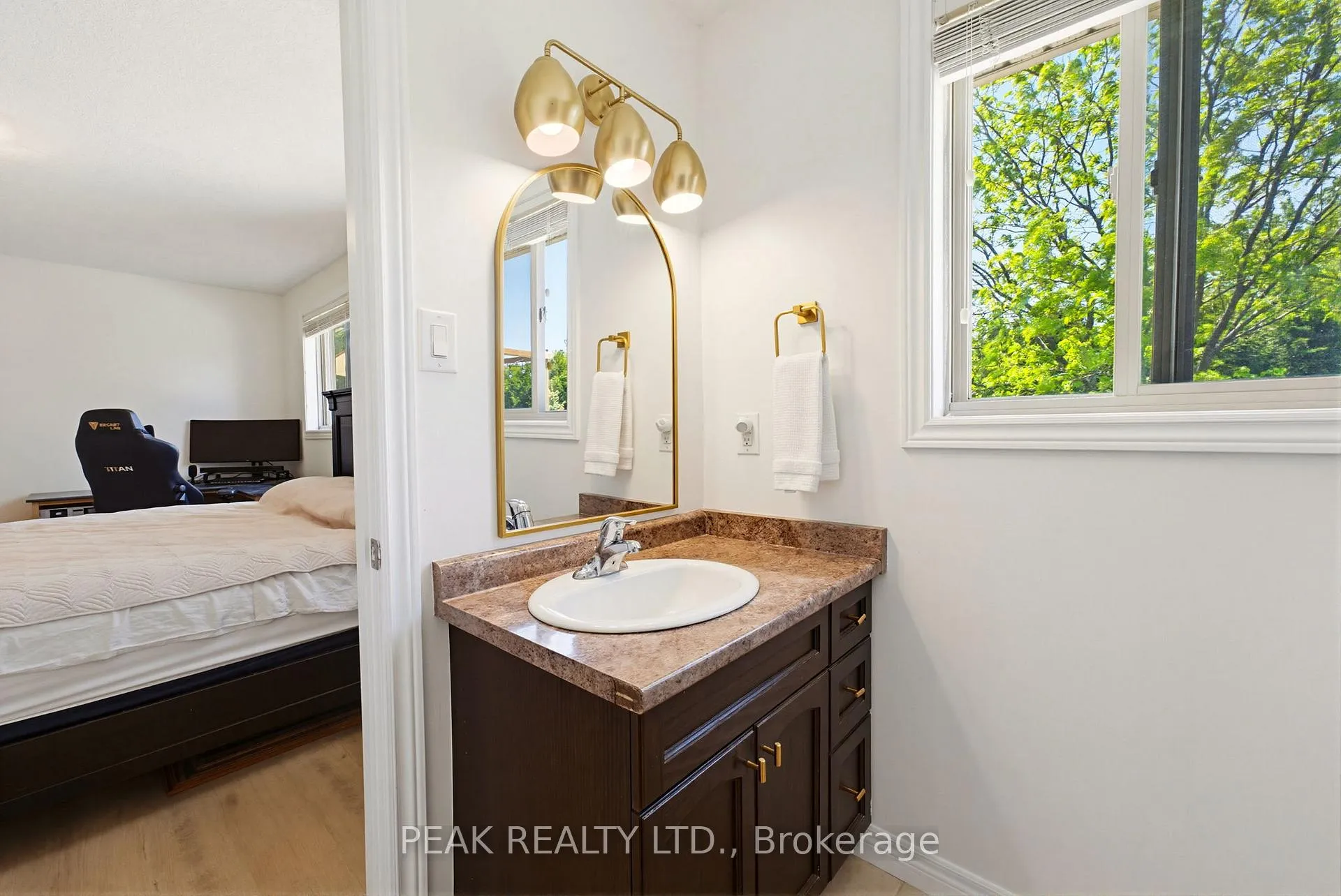 Photo 15 of 118 Willits Crescent, Brant, South Dumfries — HOMEH