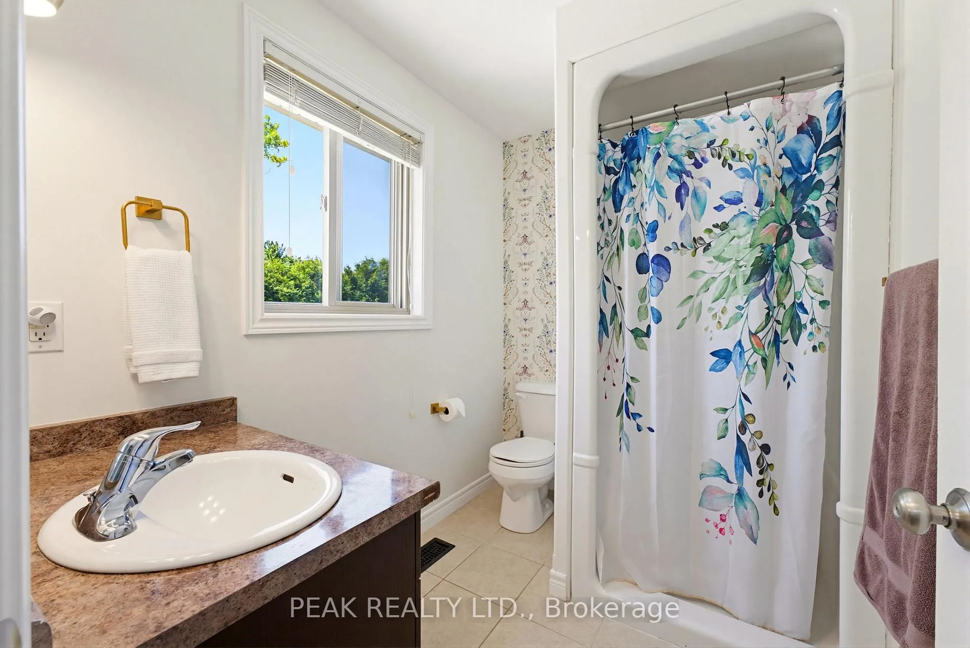 Photo 16 of 118 Willits Crescent, Brant, South Dumfries — HOMEH