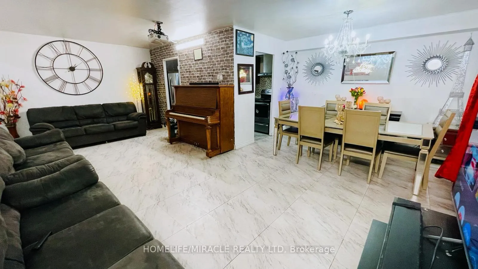 Photo 4 of Unit 1108, 5 Massey Square, Toronto, Crescent Town — HOMEH