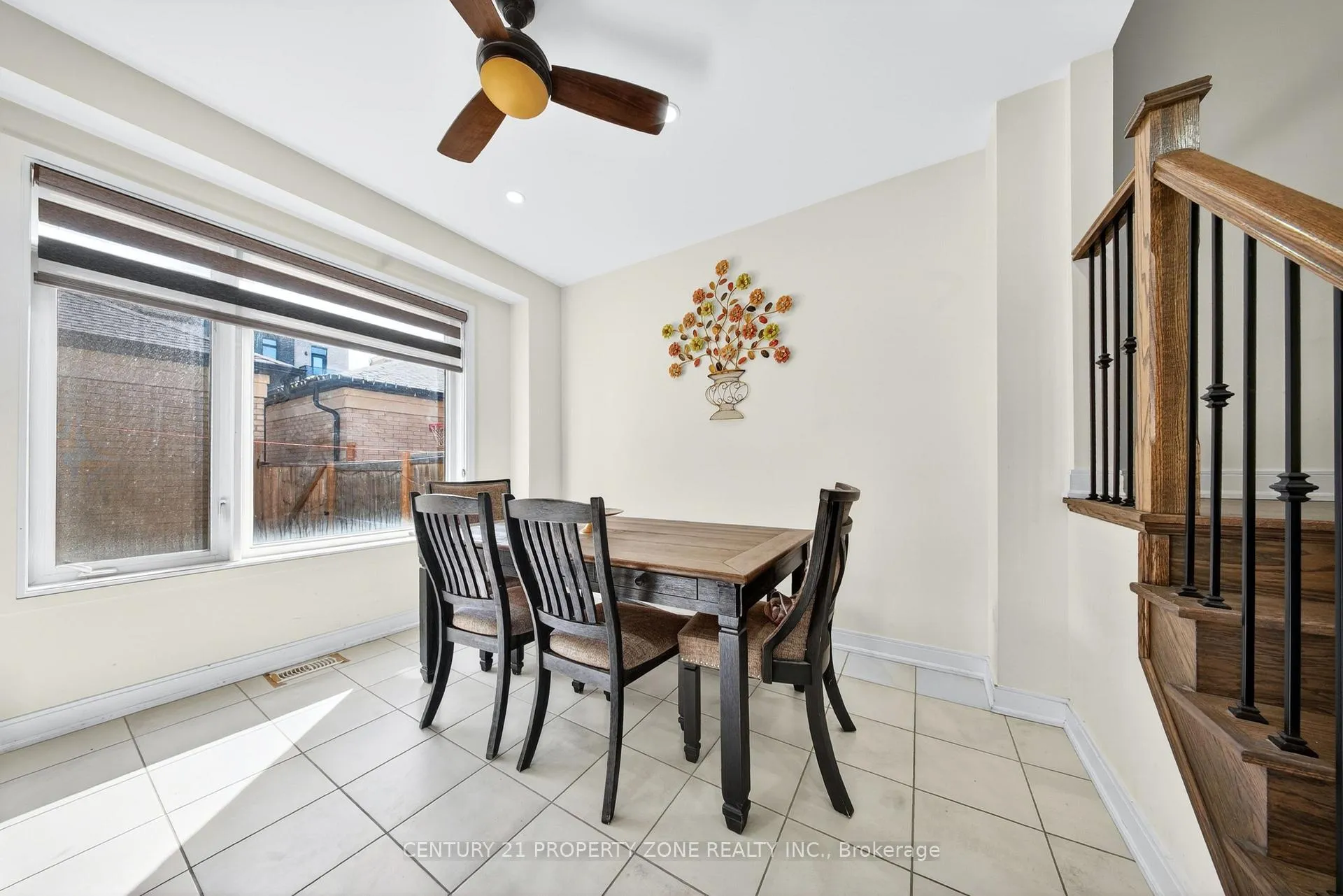 Photo 11 of Unit 303, 22 Miltary Crescent E, Brampton, Westgate — HOMEH