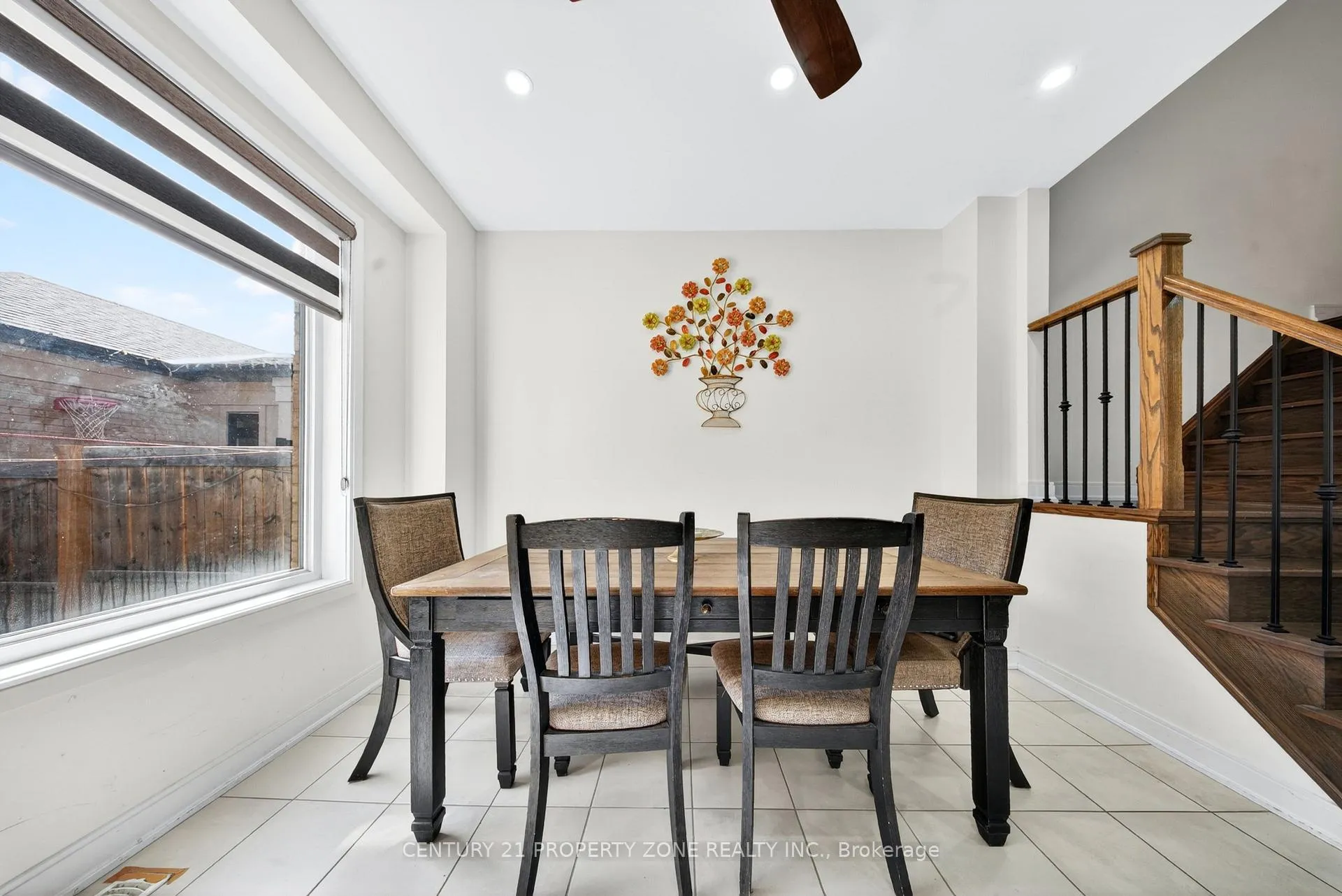 Photo 12 of Unit 303, 22 Miltary Crescent E, Brampton, Westgate — HOMEH