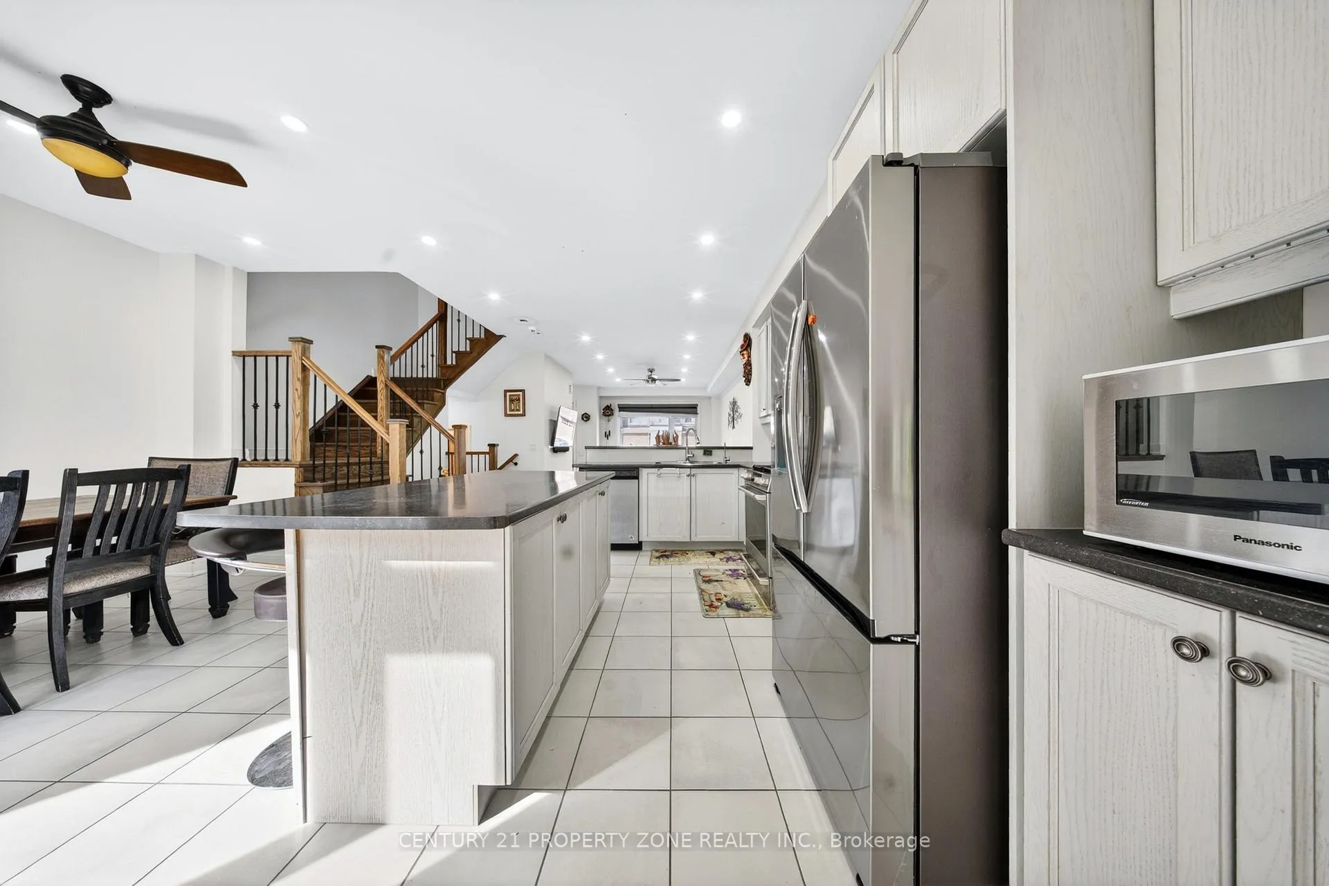 Photo 13 of Unit 303, 22 Miltary Crescent E, Brampton, Westgate — HOMEH