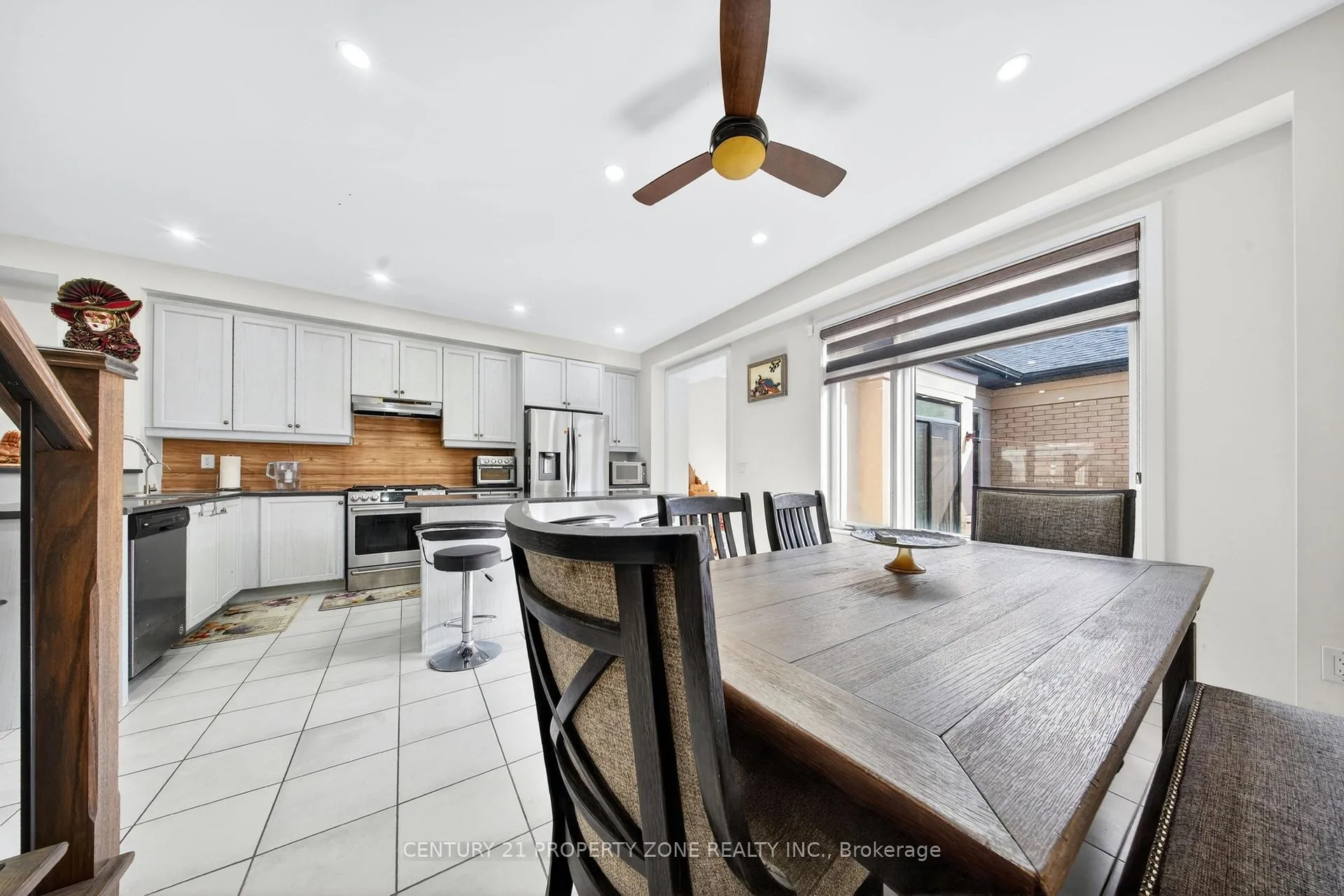 Photo 17 of Unit 303, 22 Miltary Crescent E, Brampton, Westgate — HOMEH